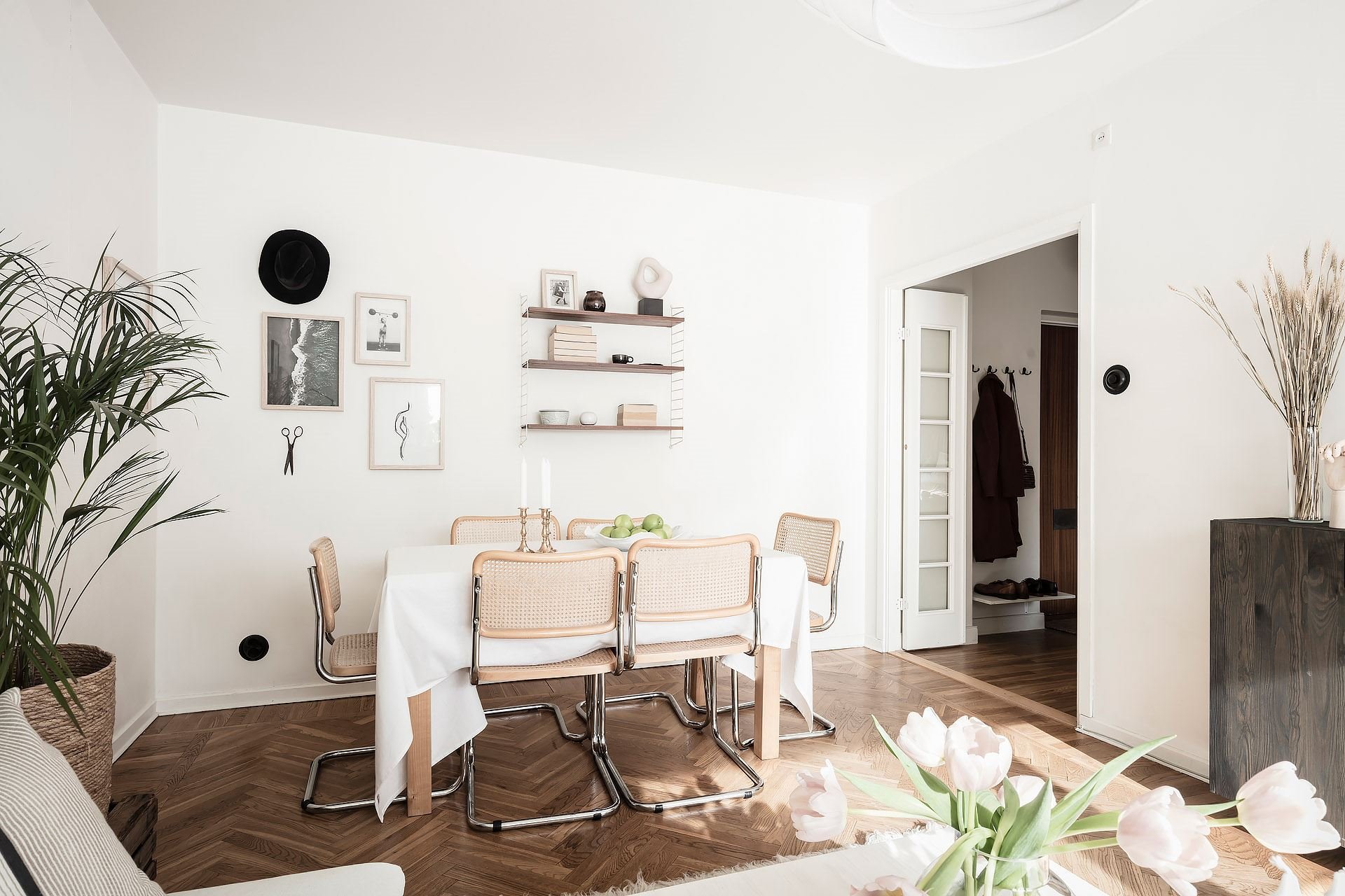Piso con decoracion nordica y habitaciones con mucha luz comedor
