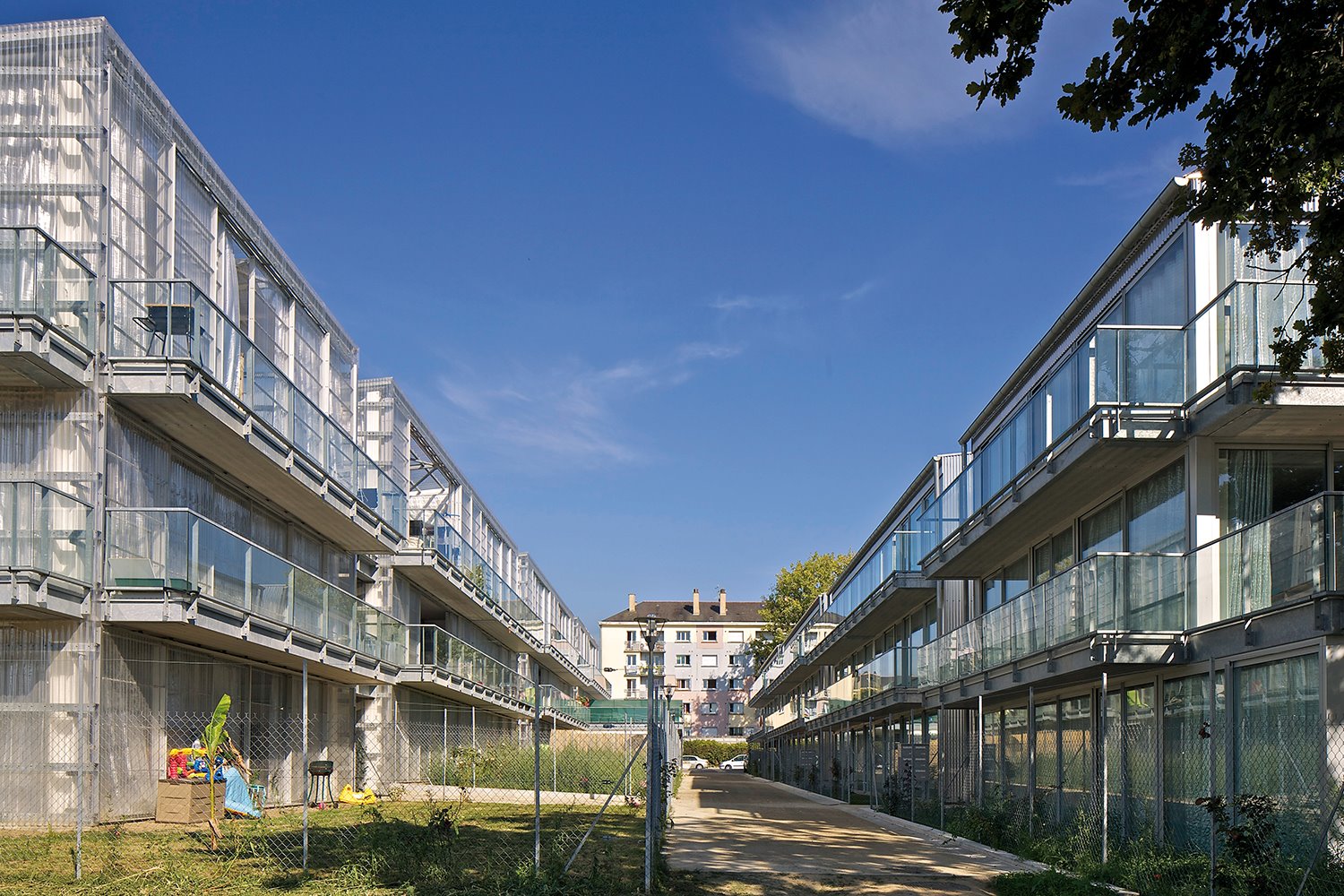 premio pritzker 2021 lacaton vassal 53 Units, Low-Rise Apartments, Social Housing 1