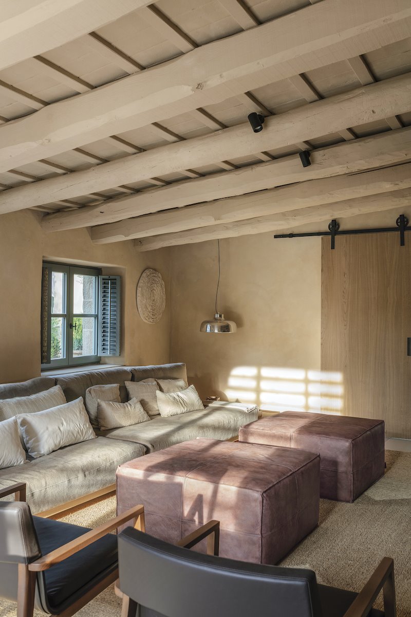 Casa en el Campo con decoracion moderna proyecto de Sandra Tarruella salon