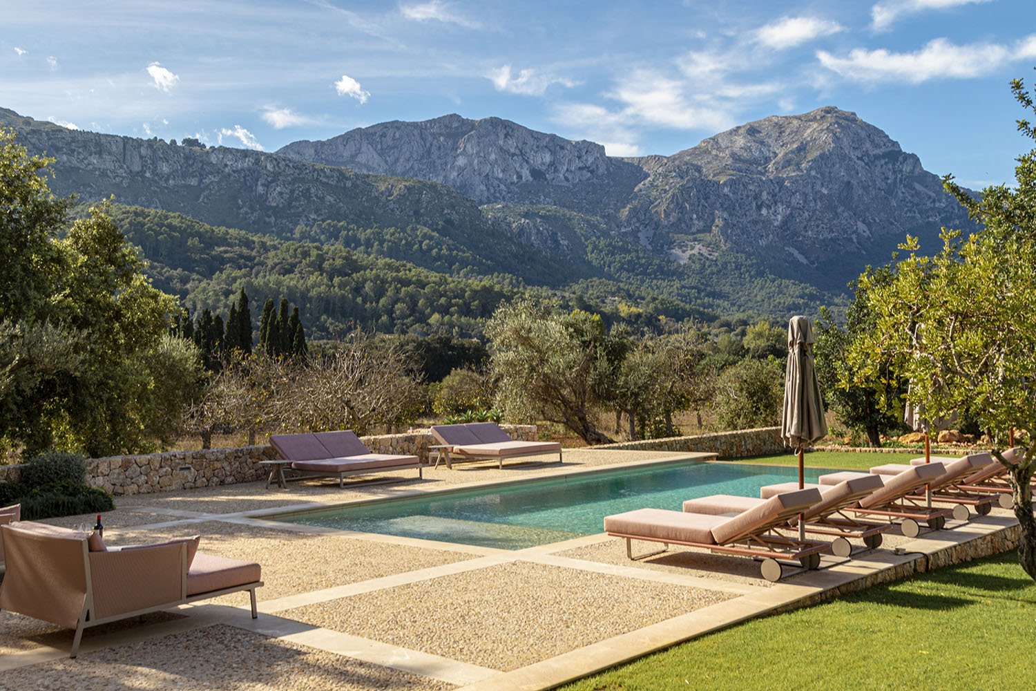 casa son grua mallorca terraza con piscina 02