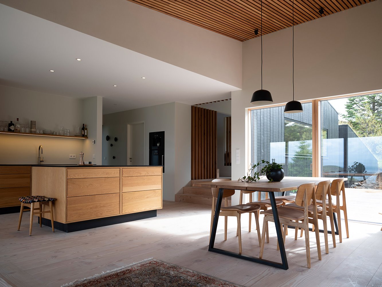 casa thingvallavatn krads-architecture islandia comedor cocina