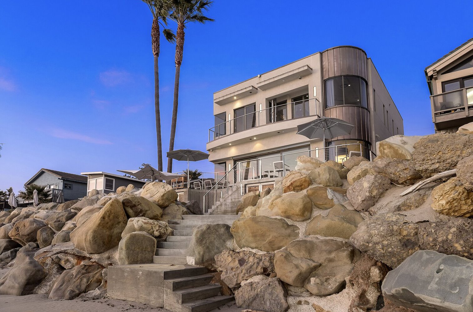 casa bryan cranston california vista exterior