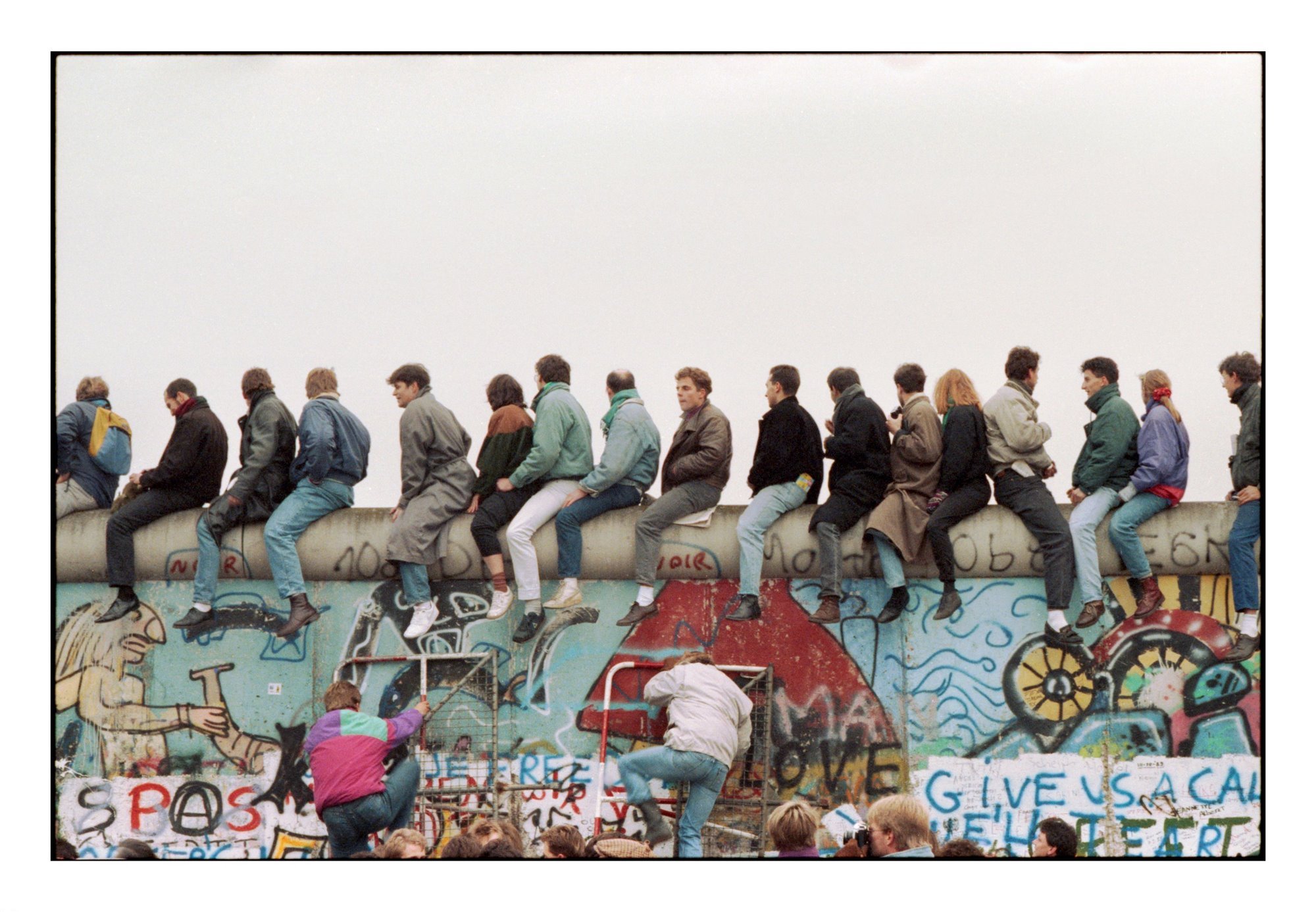 Fall of the Wall in Berlin, 12 November 1989 Foto Tim Wegner laif