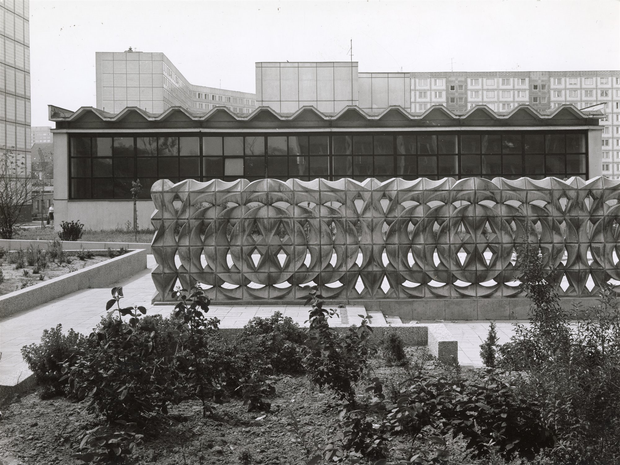 Karl-Heinz Adler and Friedrich Kracht cinder-block wall Hohenschönhausen 1979 Friedrich Kracht Archive courtesy of Karin Kracht