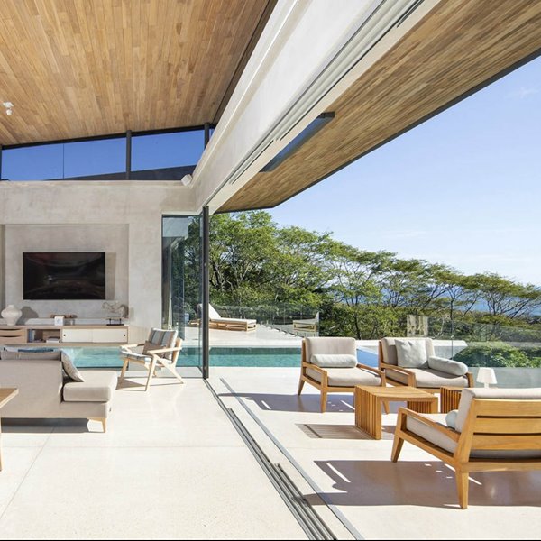 Esta casa de hormigón es sostenible y se esconde en la selva de Costa Rica 