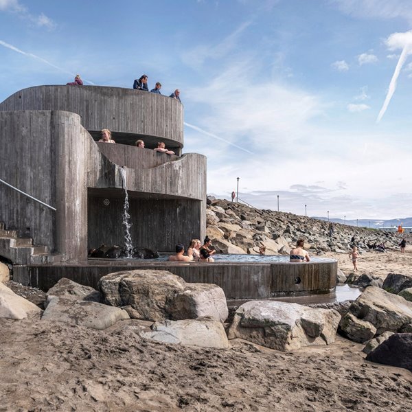 Estas piscinas geotérmicas son un atractivo más para visitar Islandia