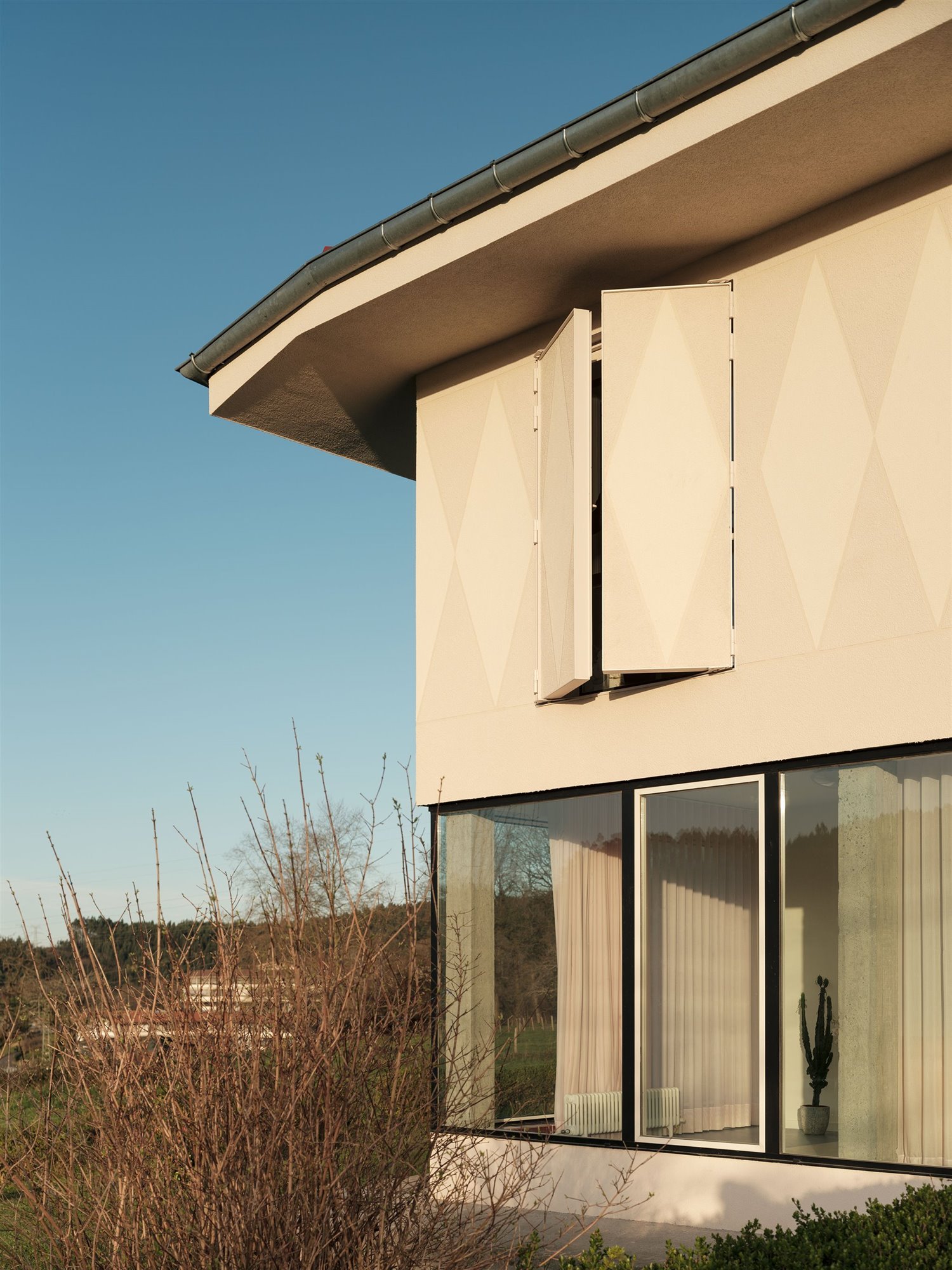 casa azab. ventana exterior. Luis Diaz Diaz 02