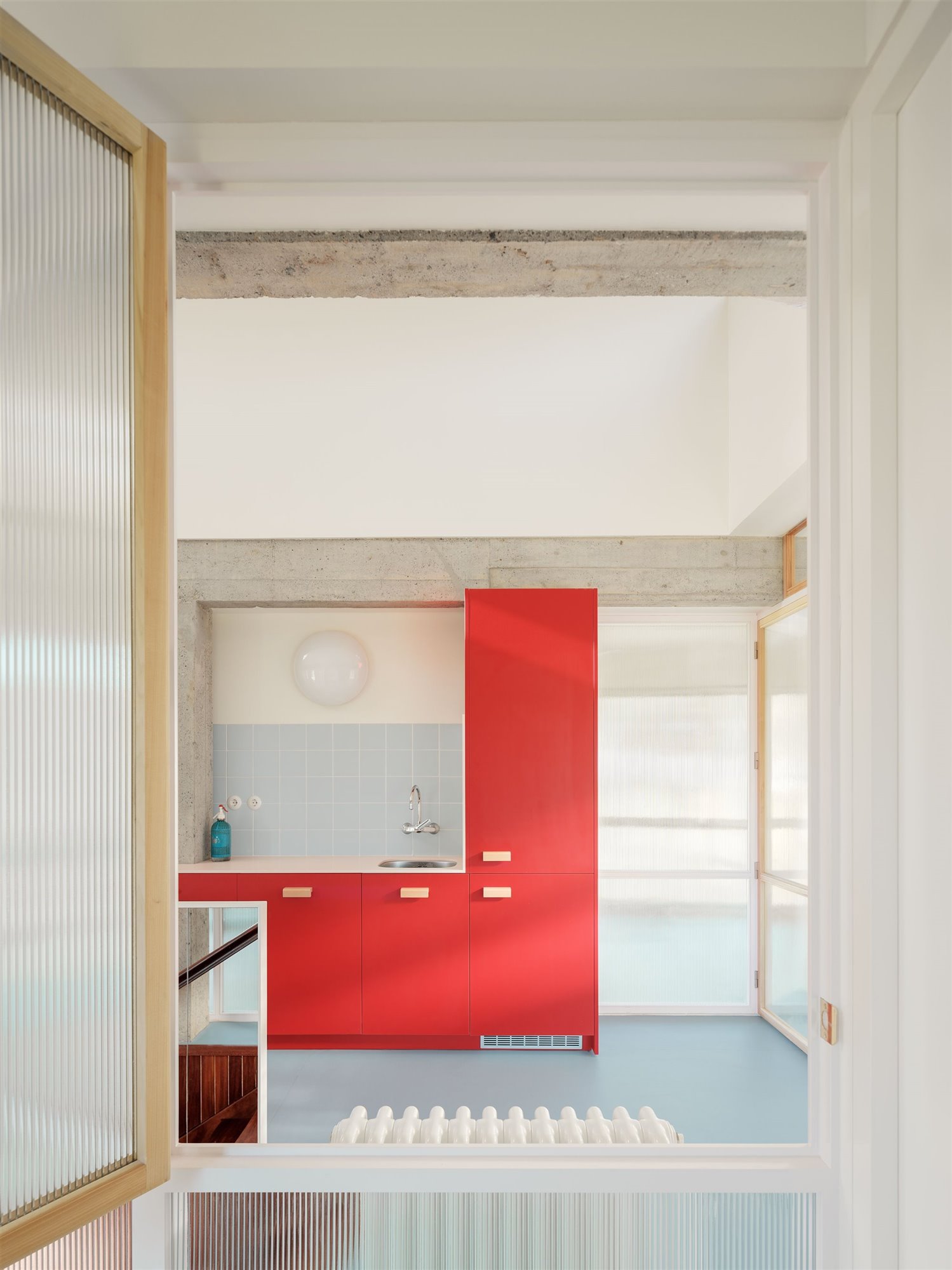 casa azab ventanas y cocina