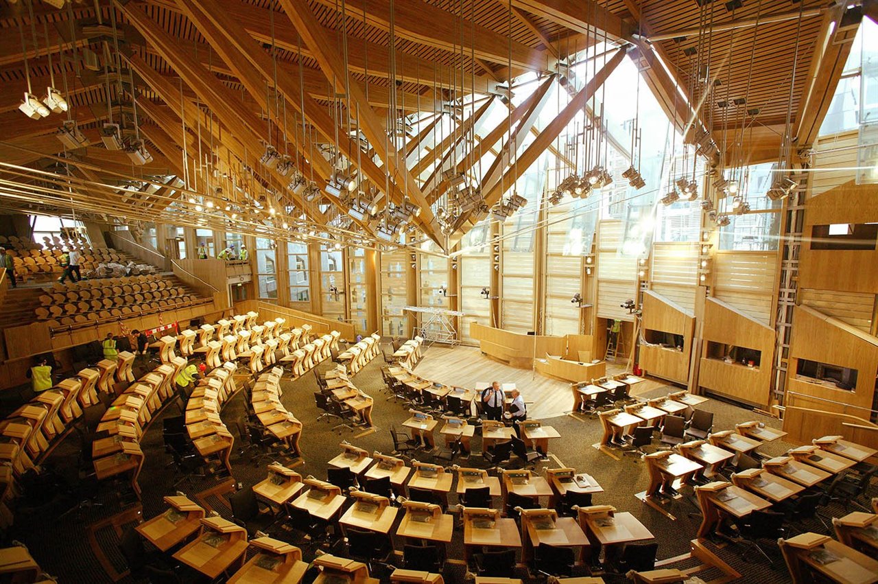El Parlamento de Escocia en Edimburgo, obra póstuma de Miralles (2004) está considerado como su obra maestra y probablemente su proyecto más complejo.