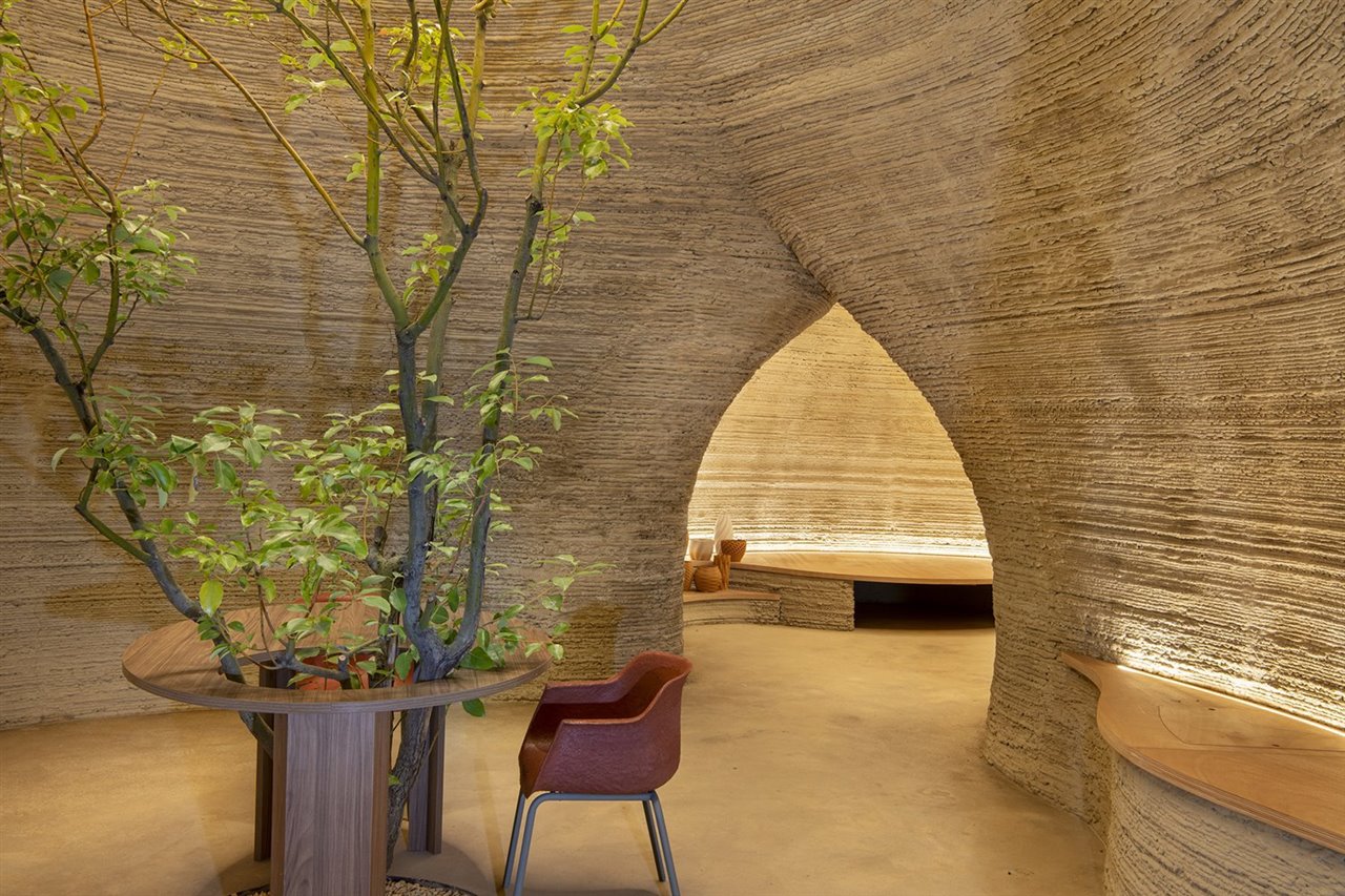 TECLA es un ejemplo de arquitectura de cero residuo, construida con materiales extraídos del lugar y que pueden regresar a él de forma natural al final de la vida útil del edificio.