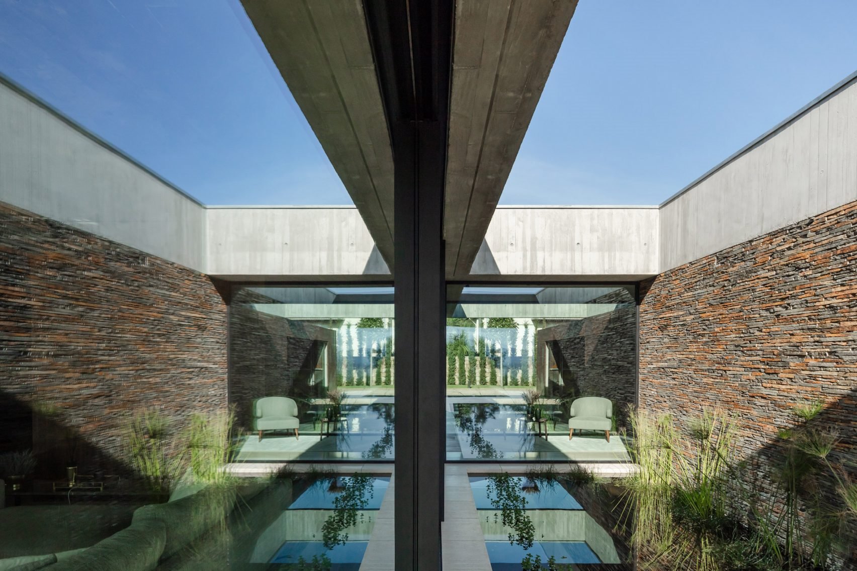 Casa moderna de hormigon en Braga