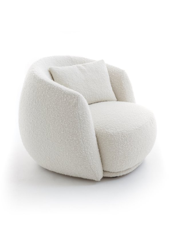 Pacific, de Patricia Urquiola para Moroso, formas suaves y detalles 'couture'