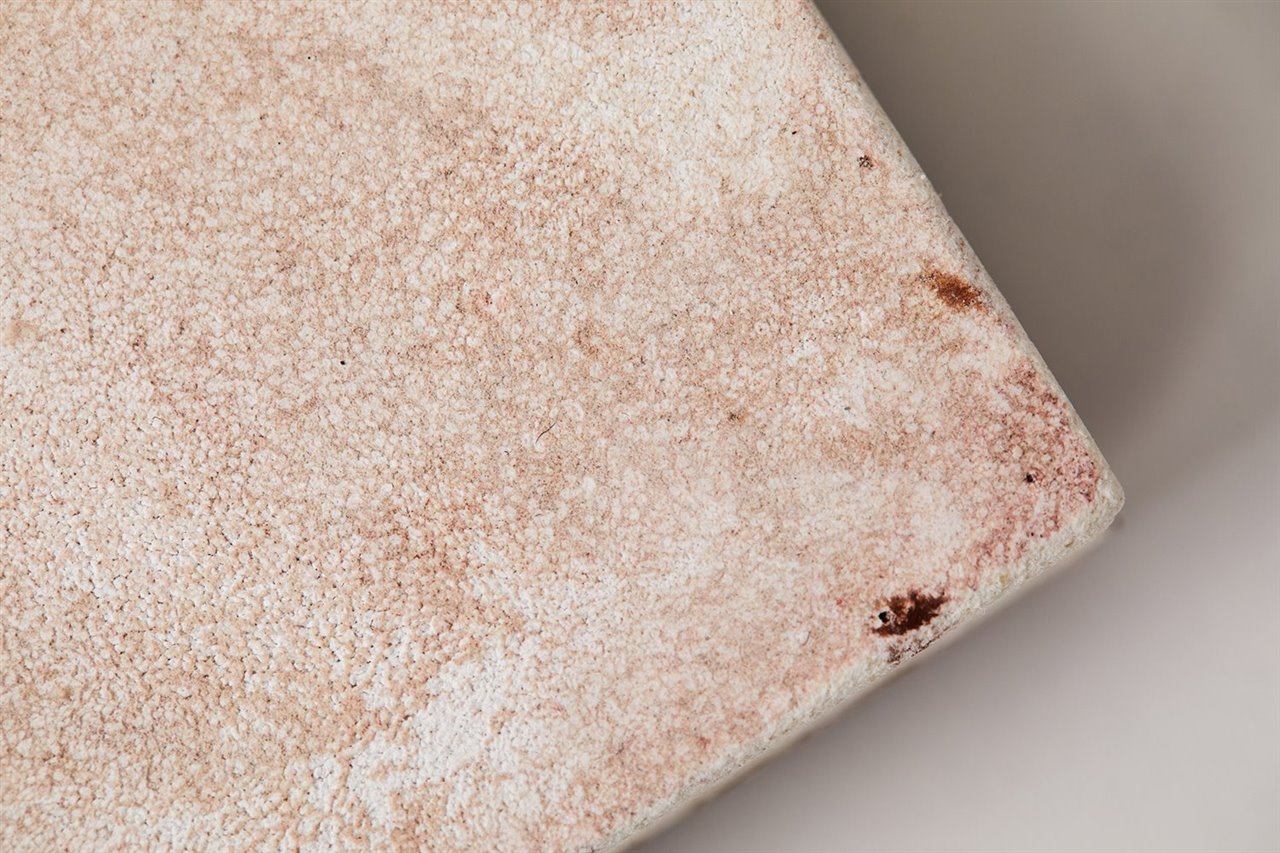 El material puede emular la textura natural de la piedra.
