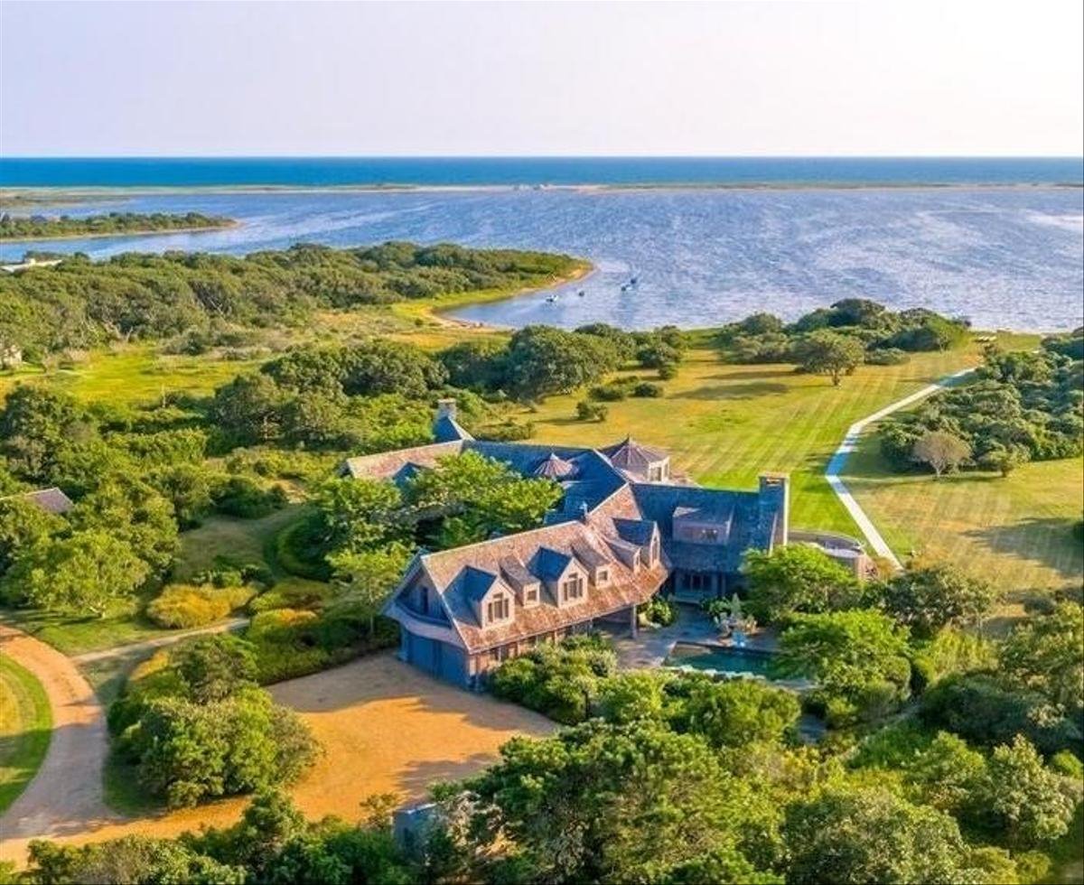 Casa de Barak y Michelle Obama en Martas Vineyard exterior