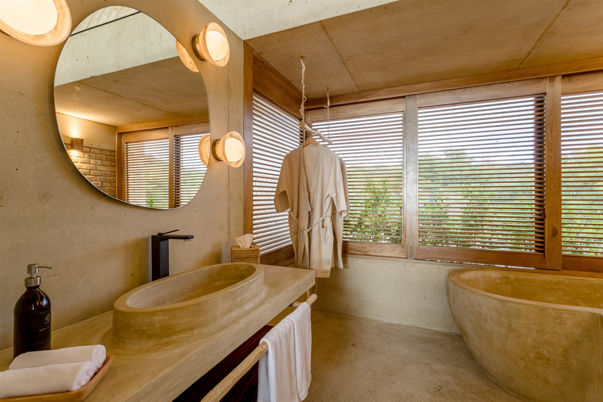 Resort en Mexico Oaxaca de hormigon con una piscina redonda baño