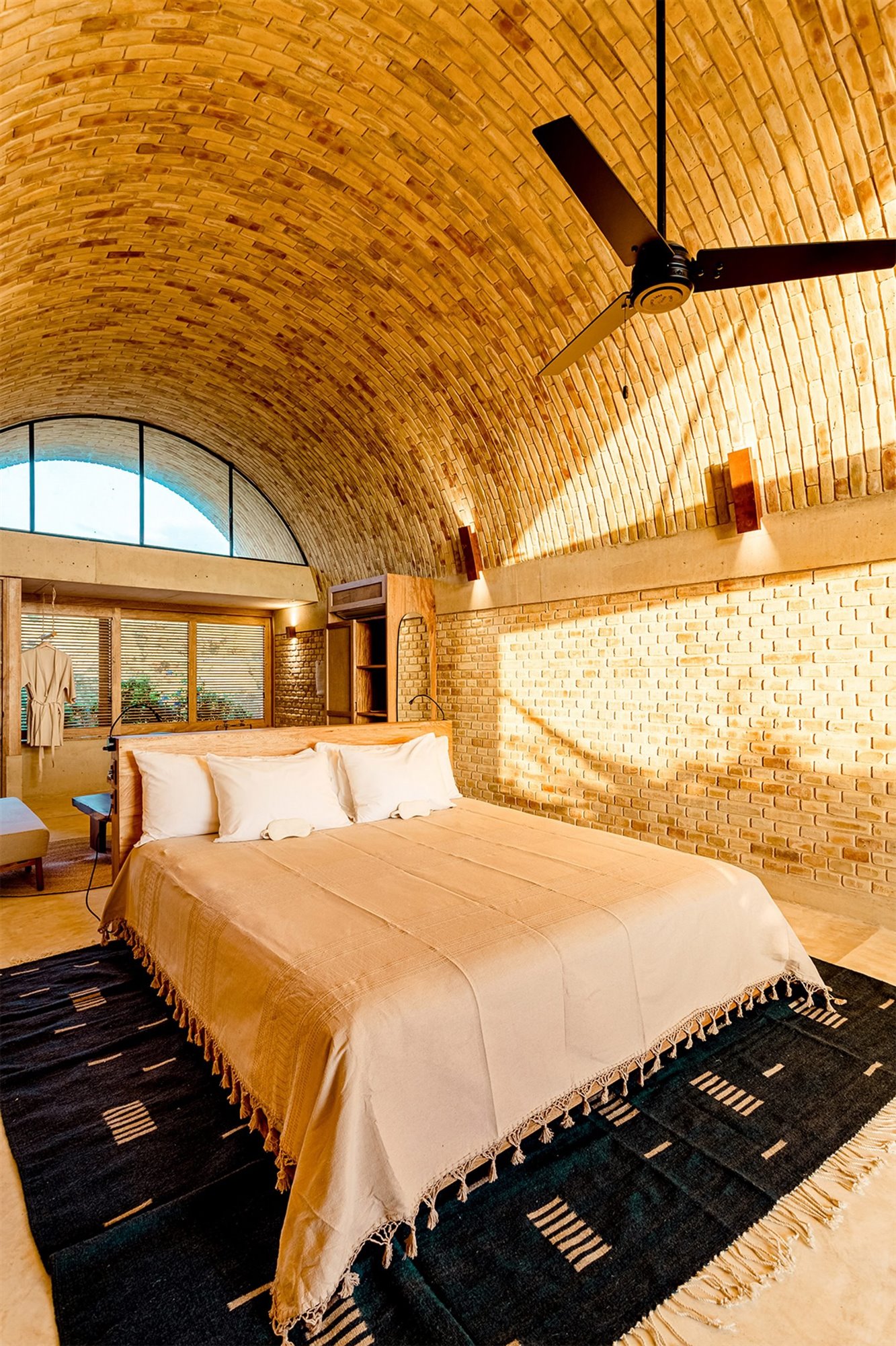 Resort en Mexico Oaxaca de hormigon con una piscina redonda habitacion con ventilador