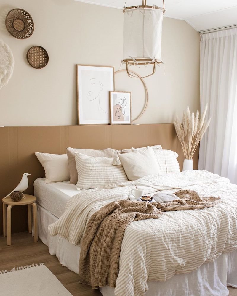 Dormitorio nórdico moderno en tonos beige