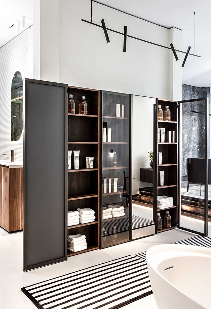 Otra de las nuevas propuestas de la marca es el sistema modular Bespoke, que ofrece múltiples composiciones y que es ideal tanto para el baño como para cualquier otro espacio del hogar. 