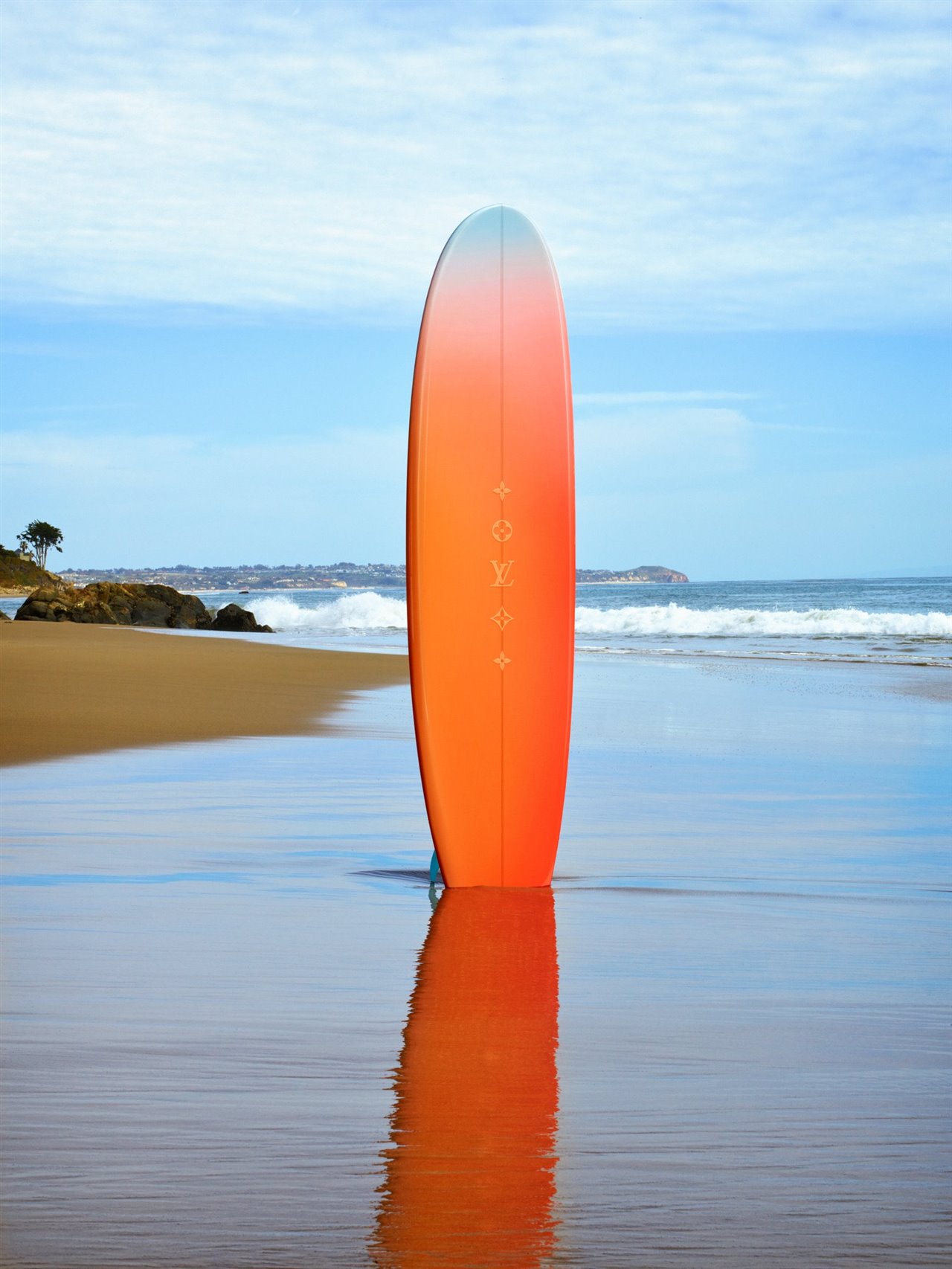 El degradado de la tabla, de azul a naranja, se basa en los colores de las puestas de sol californianas.