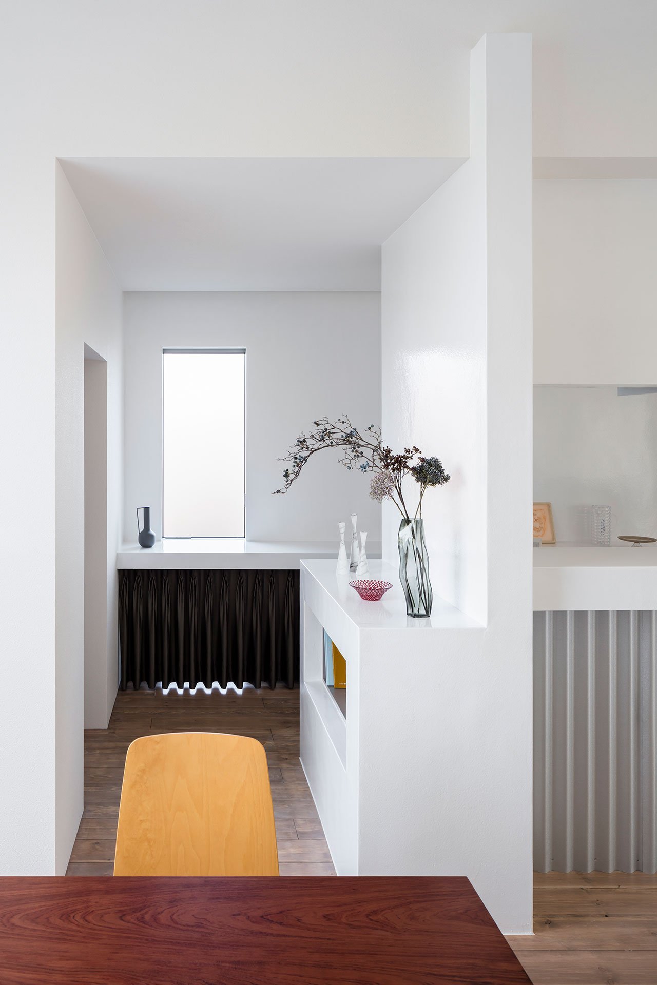 Casa moderna con decoracion de estilo minimalista en japon cocina con muebles de obra