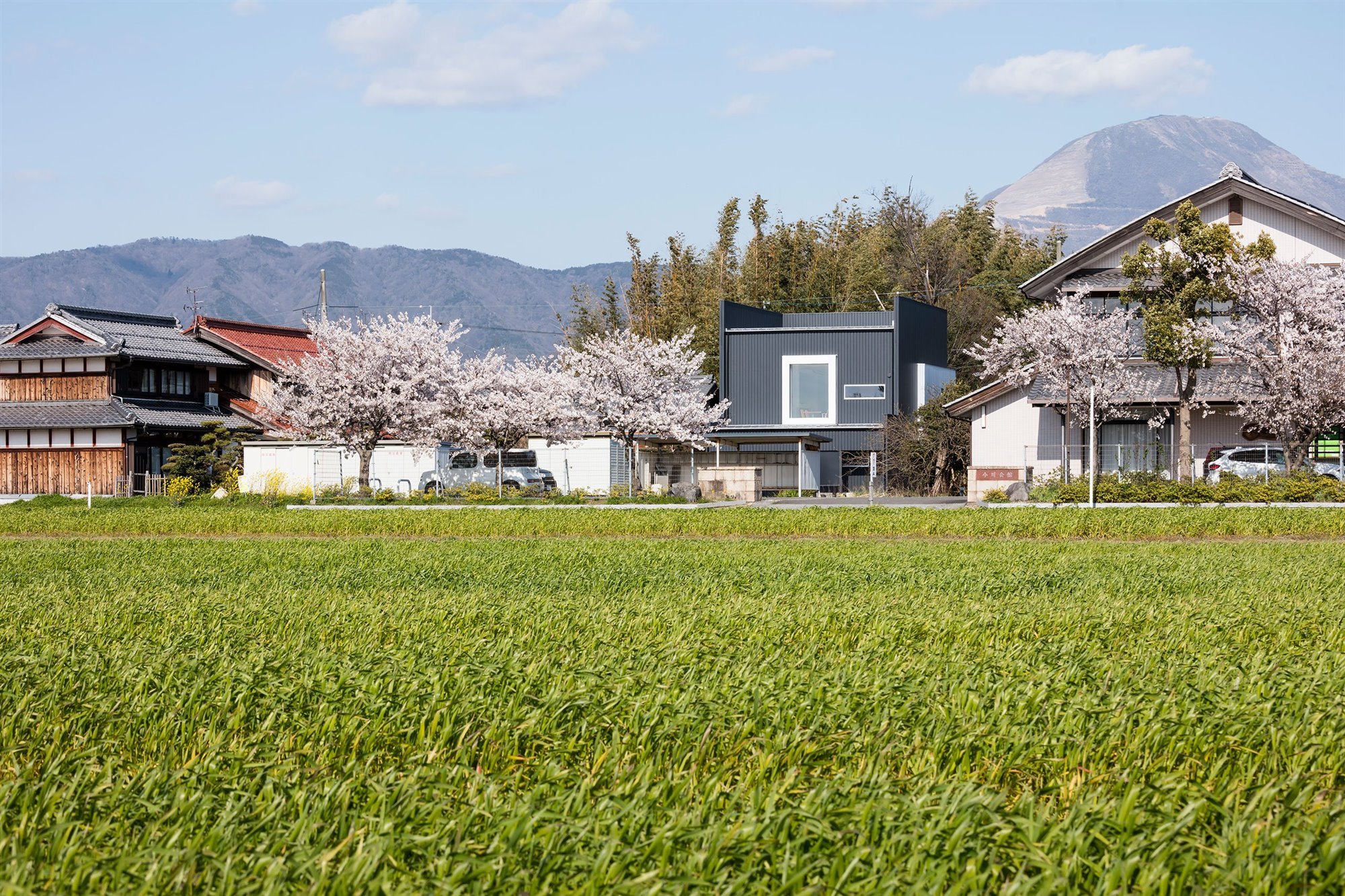 La sutil belleza de una casa japonesa de estilo minimalista