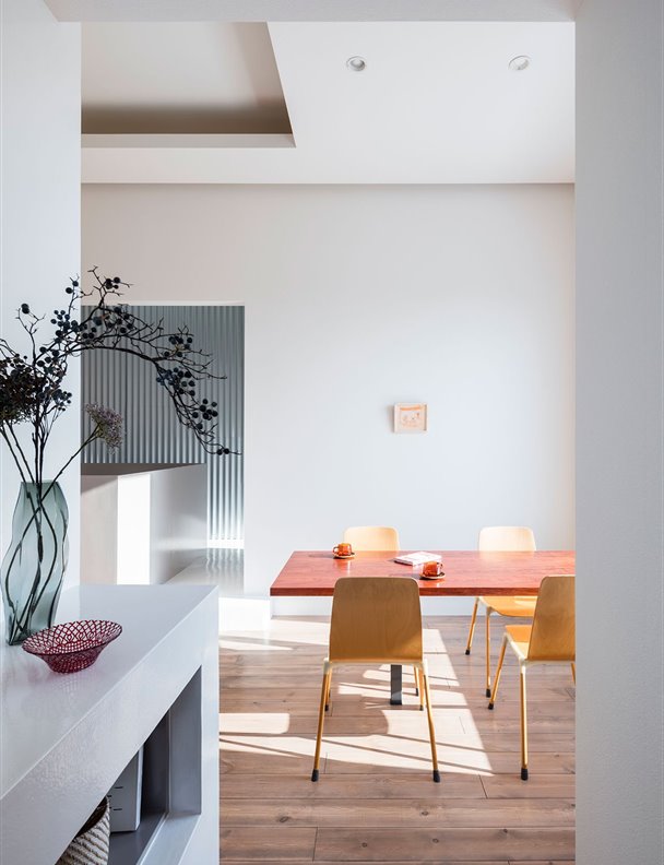 En esta casa se han creado interiores decorados con belleza minimalista 'made in Japan' 