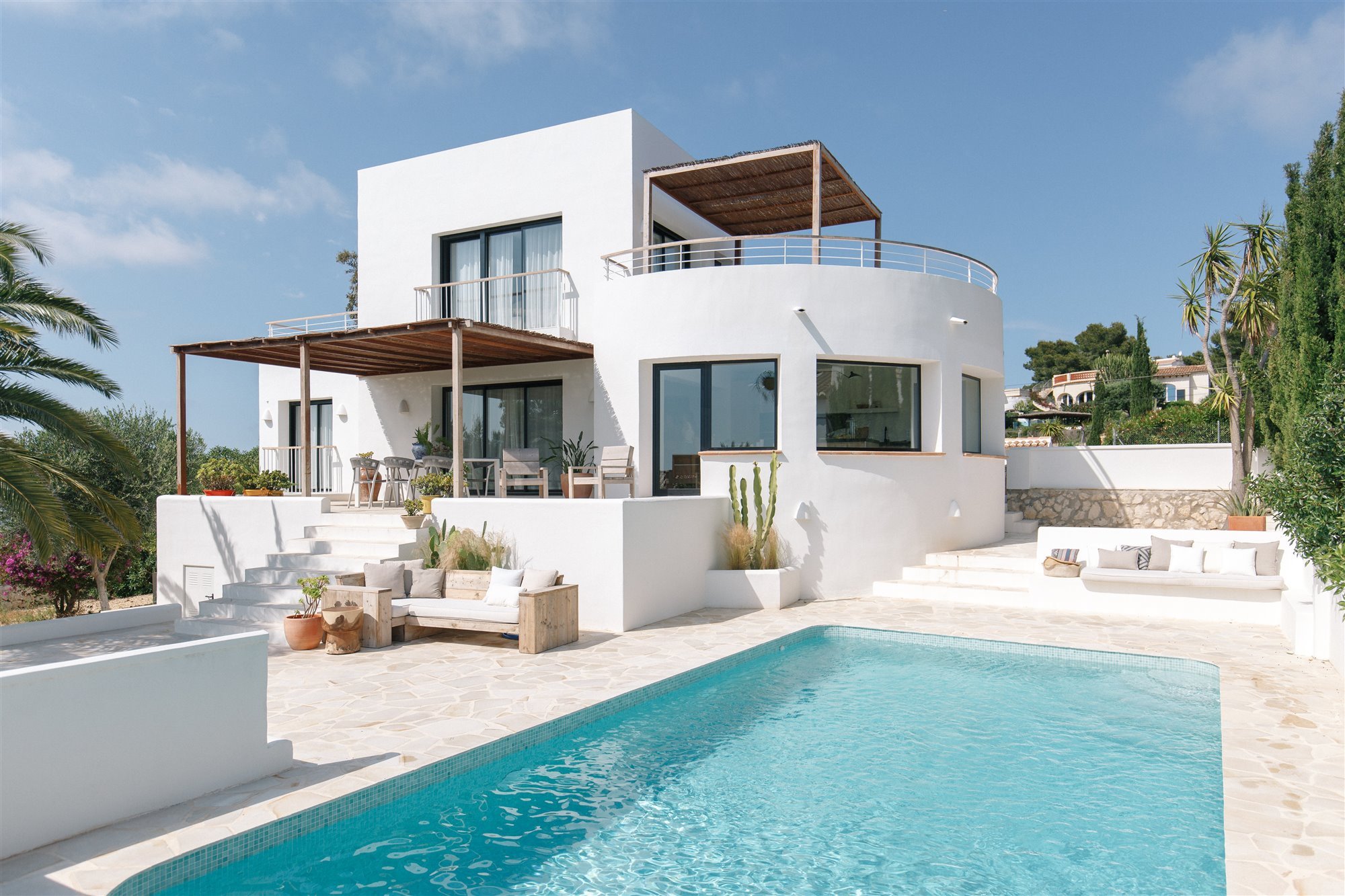 Casa moderna mediterránea con piscina 