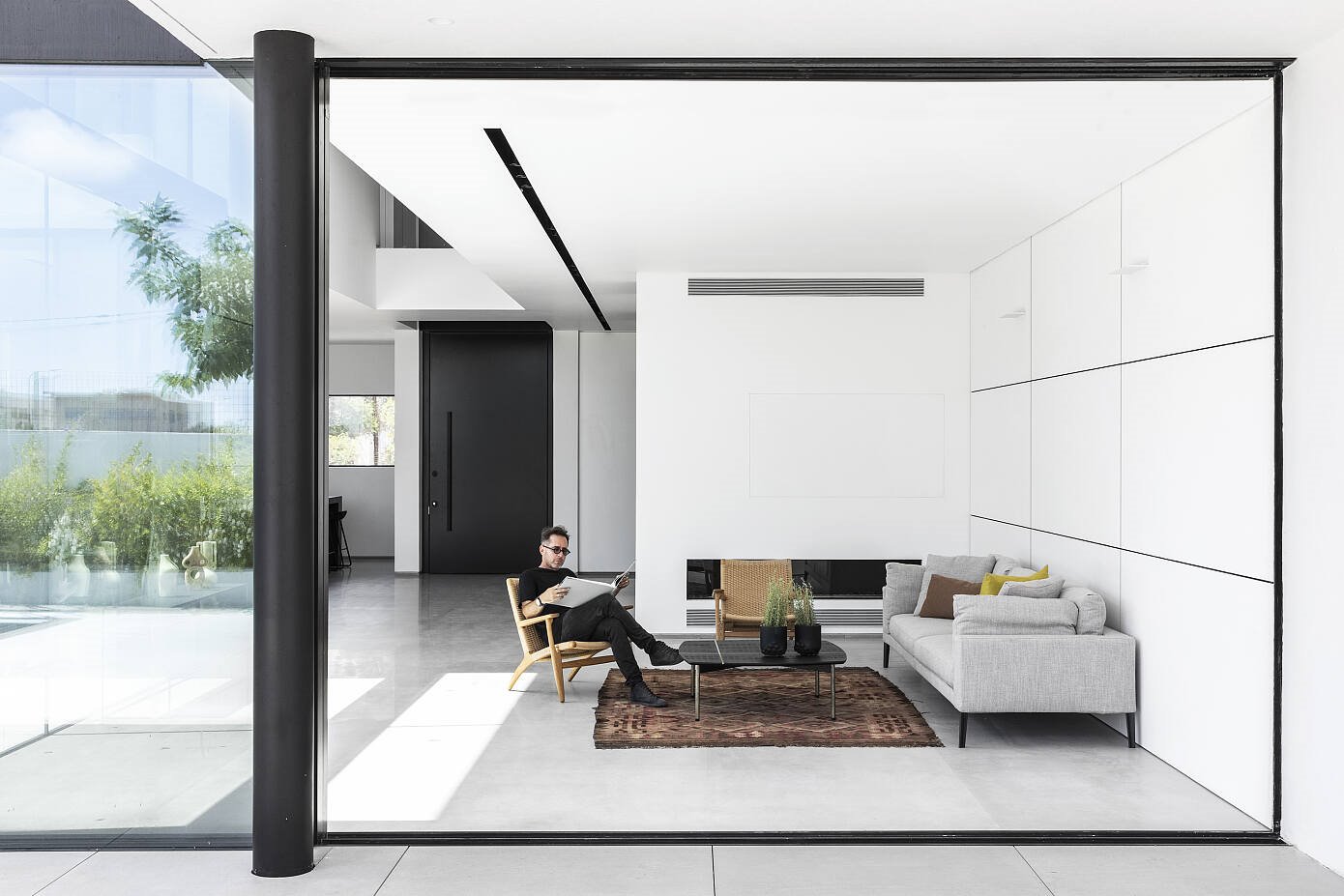 Casa con fachada de hormigon en Israel salon