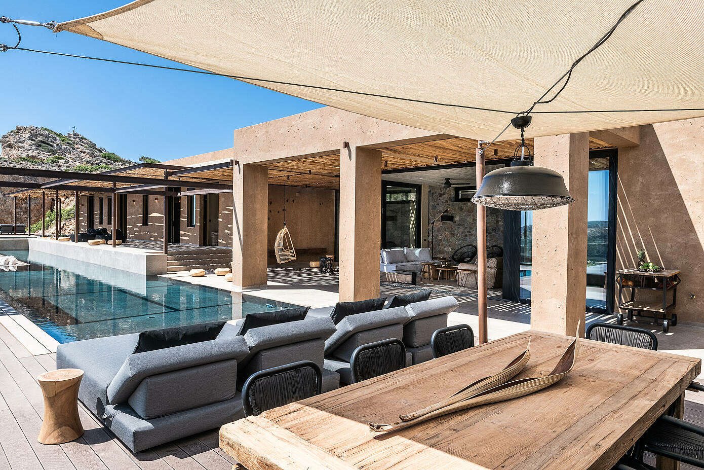 Casa de vacaciones en Grecia comedor con sofas exterior