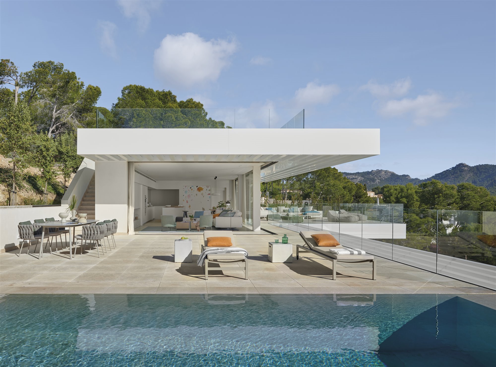 Casa moderna con vistas a la playa en Mallorca fachada