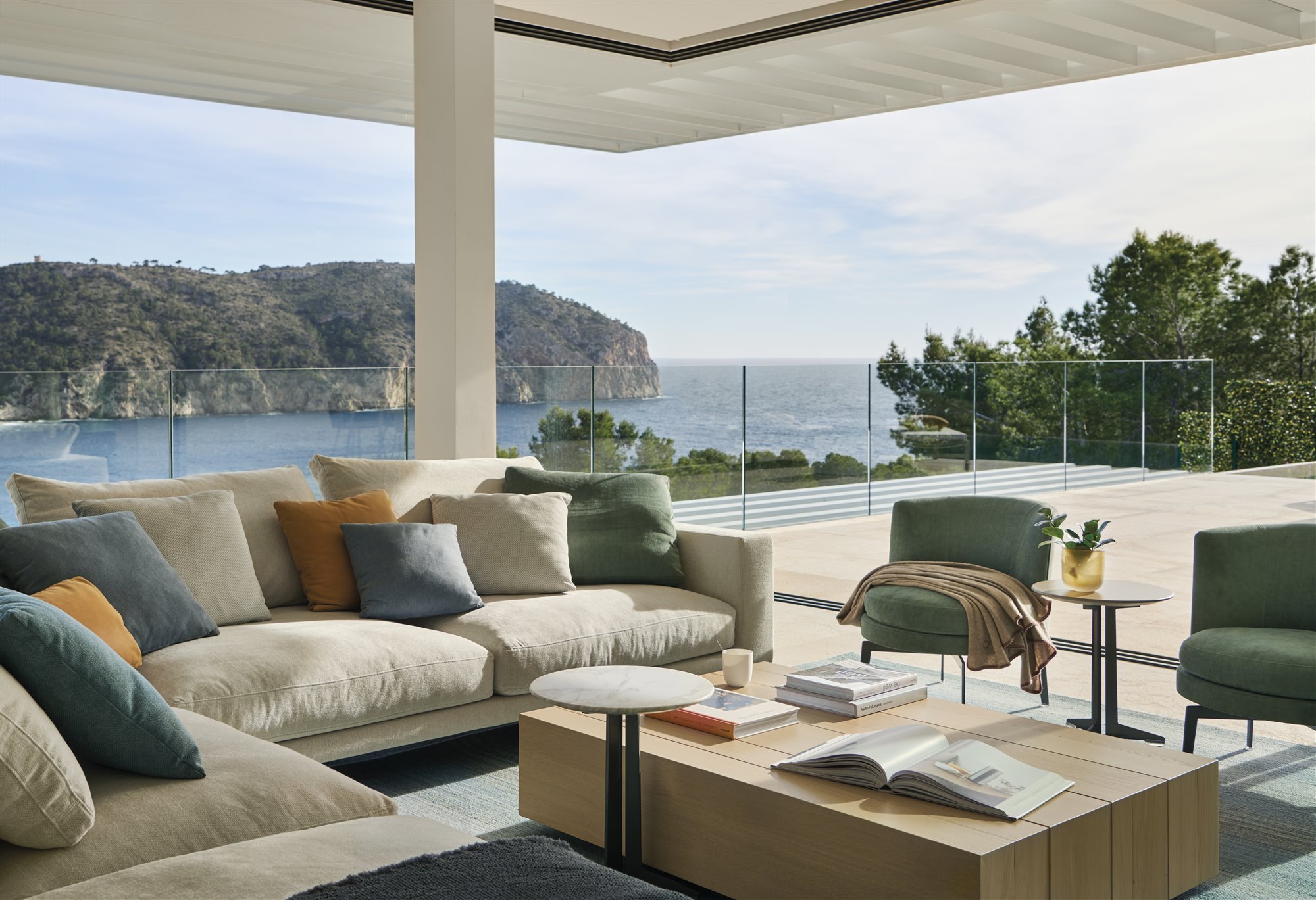 Casa moderna con vistas a la playa en Mallorca porche