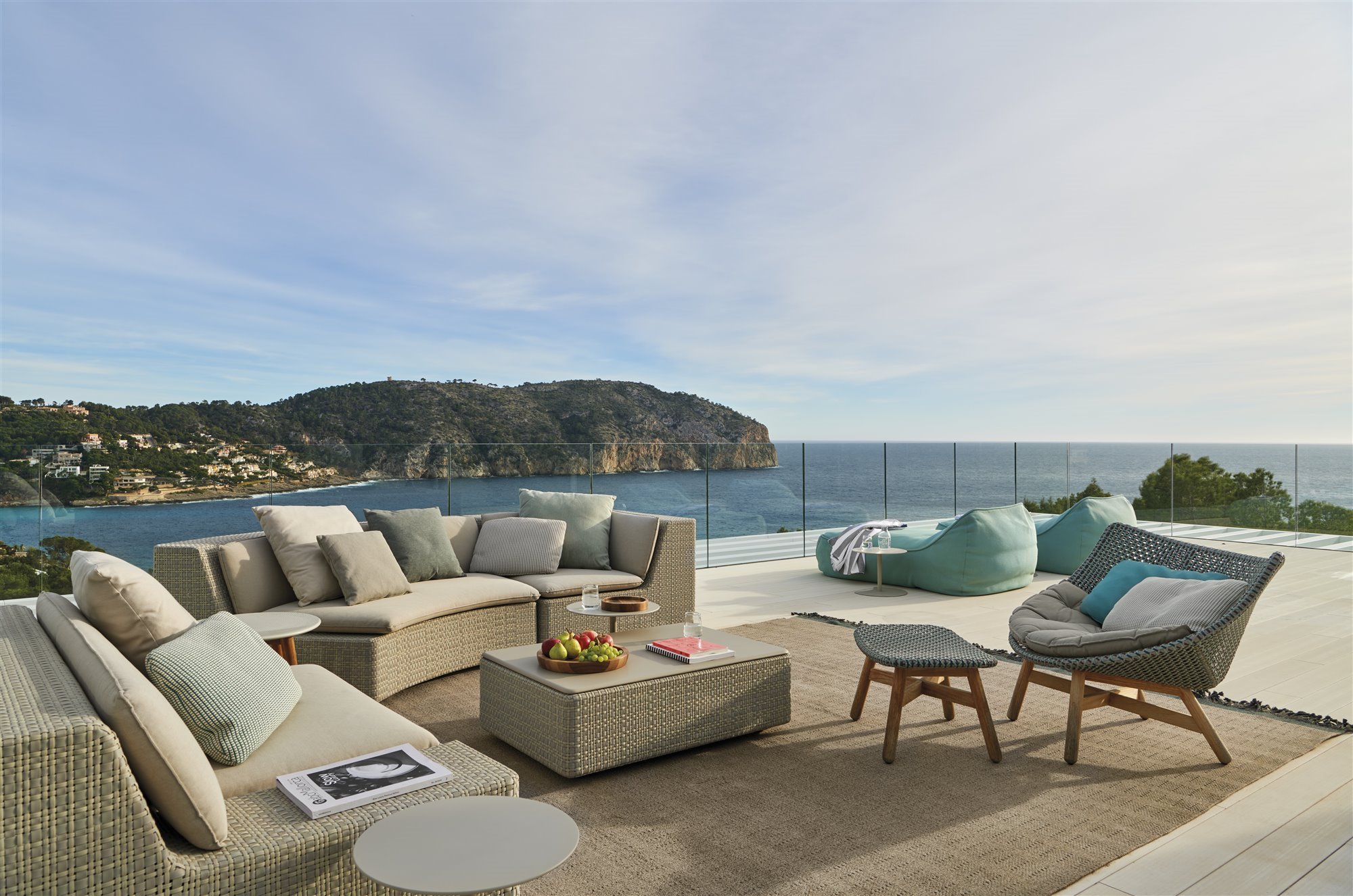 Casa moderna con vistas a la playa en Mallorca terraza