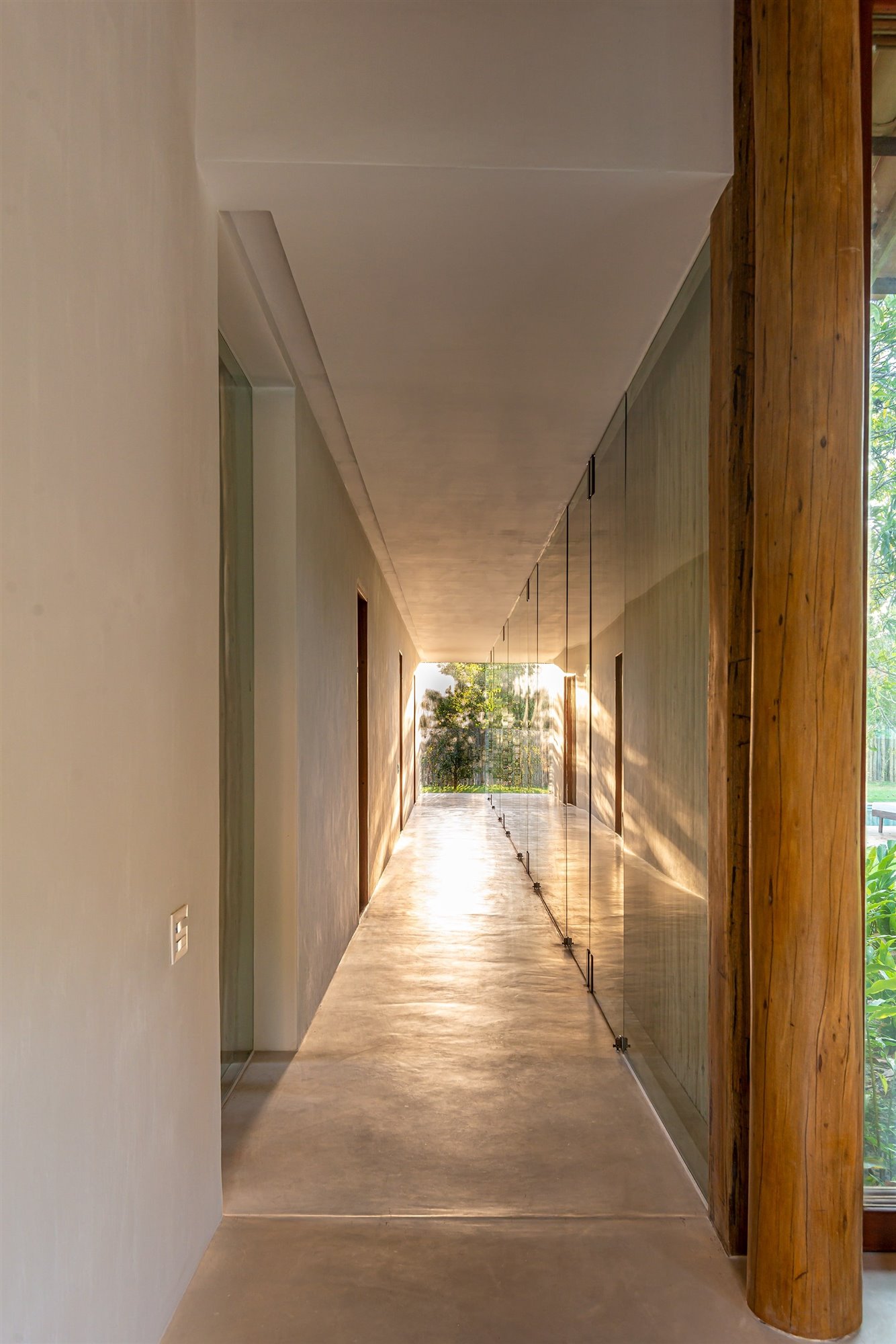 casa en brasil pasillo
