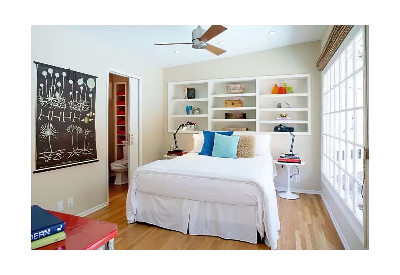 Casa en Los Angeles de Harry Styles y Olivia Wilde dormitorio con ventilador en el techo