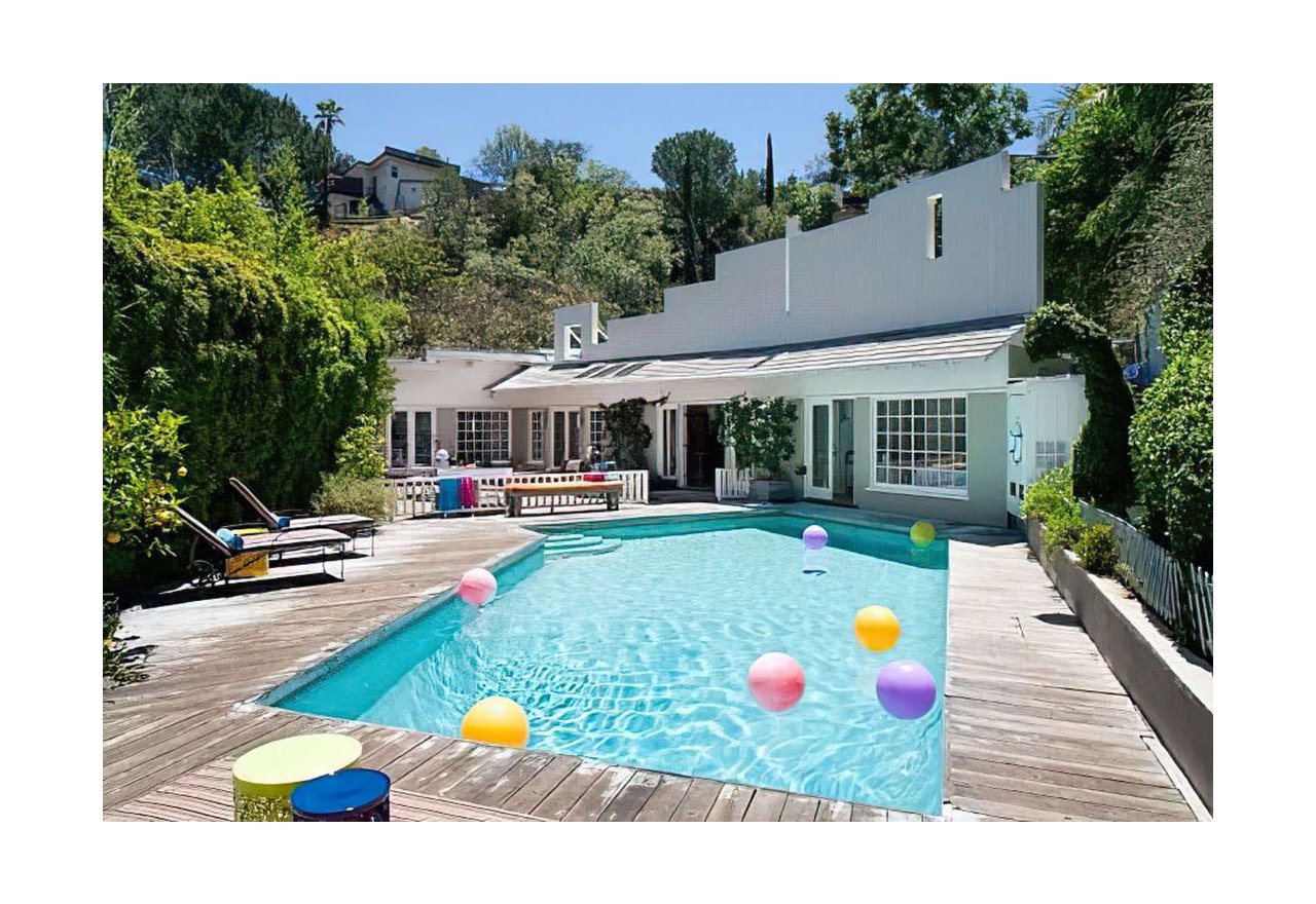 Casa en Los Angeles de Harry Styles y Olivia Wilde patio trasero con piscina