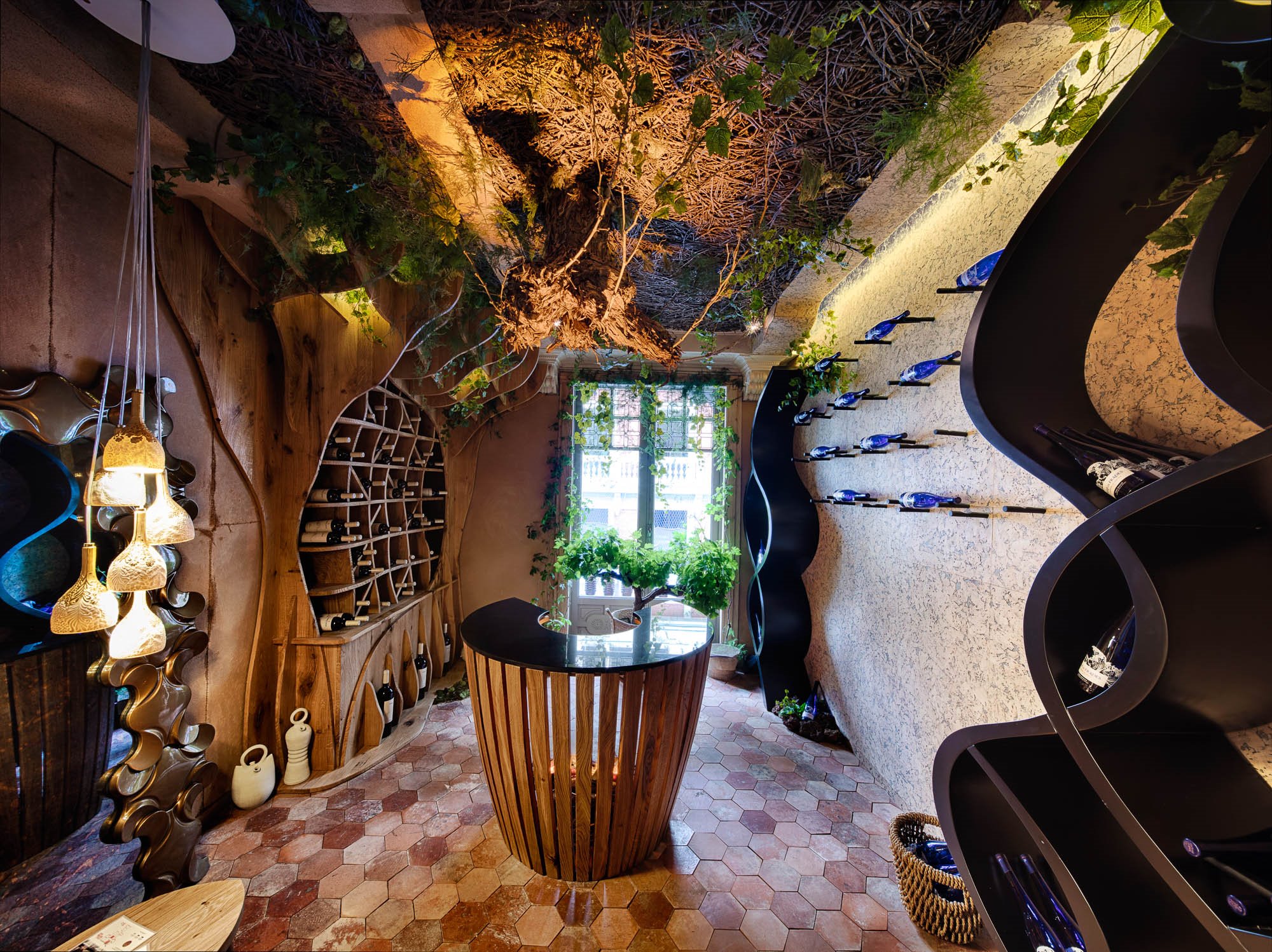 espacio grupo buk de casa decor. Madera y vino, una historia de amor