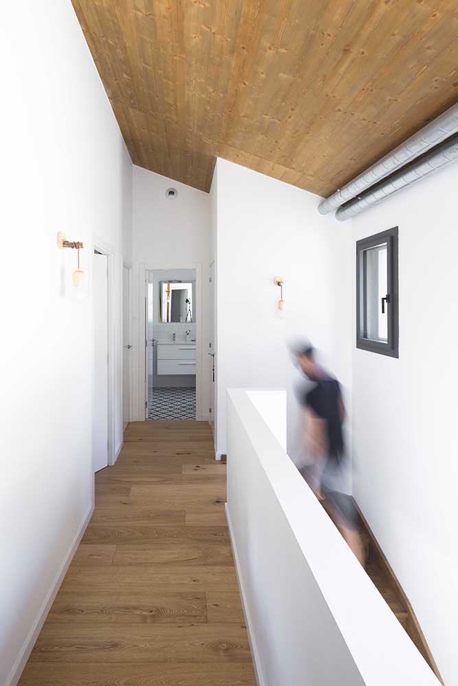casa pasiva roots bud arquitectura pasillo