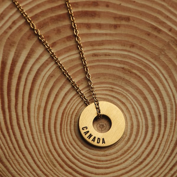 Rootless, la marca de accesorios personalizables y sostenibles de Miguel Angel Silvestre