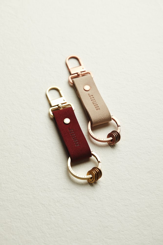 Los diseños de Rootless presentan una forma elegante, sencilla y discreta para llevar recuerdos siempre con nosotros