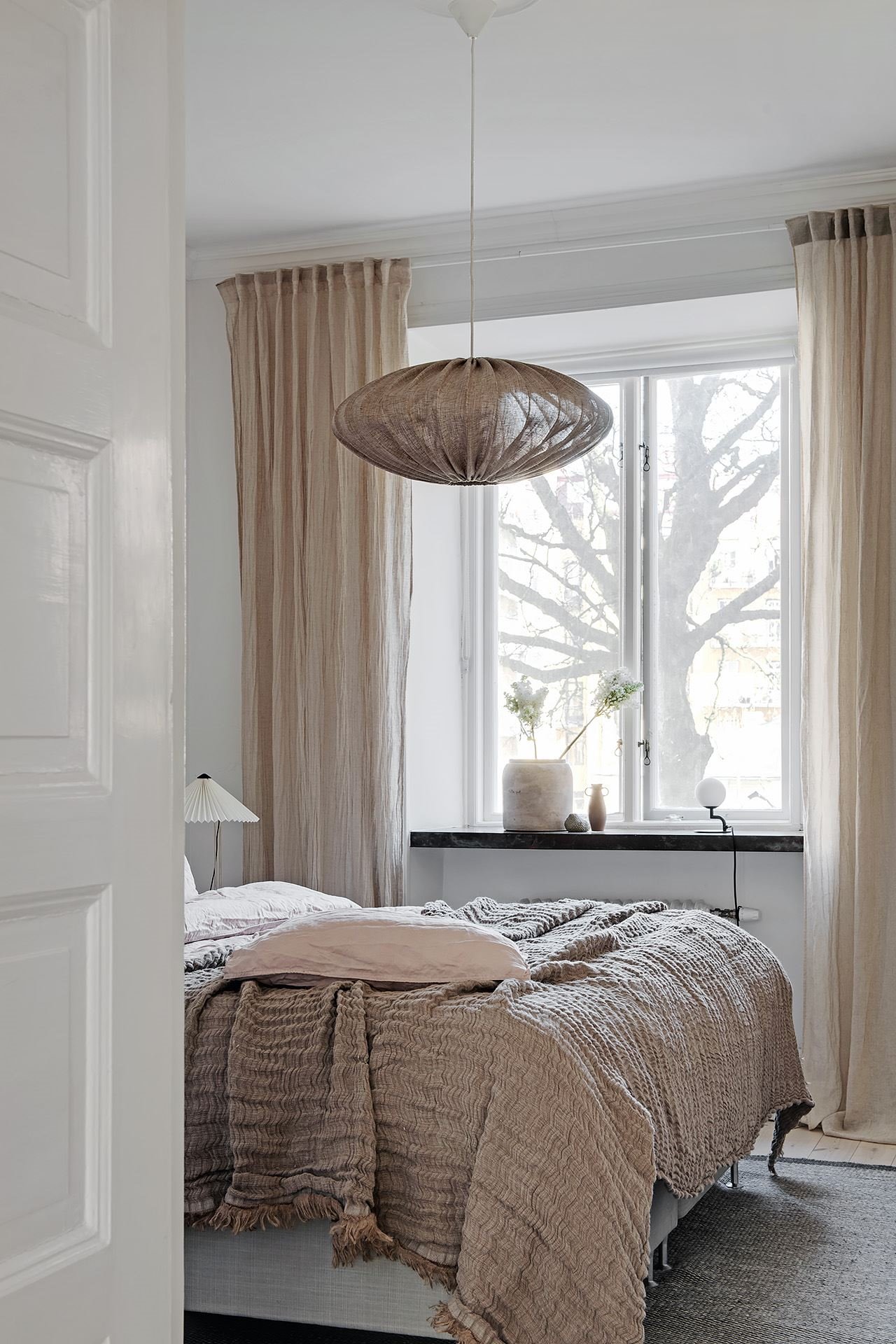 Casa con decoracion de interiores de estilo nordico dormitorio
