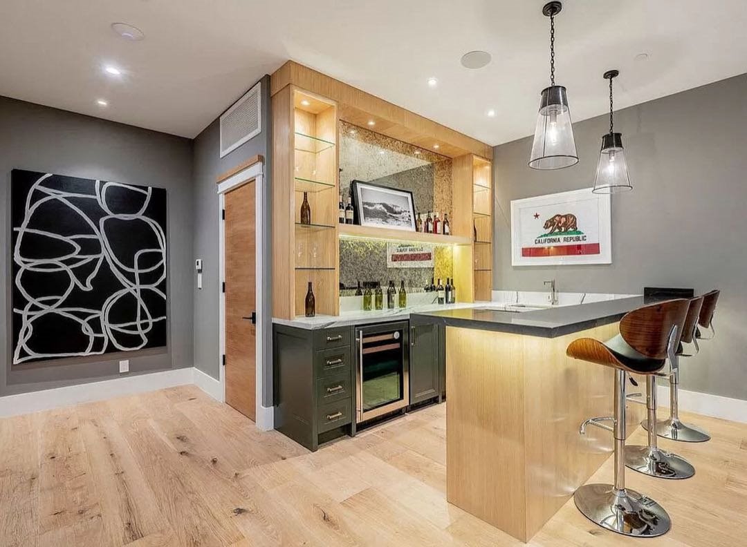 Casa de Demi Lovato en los angeles bar