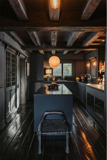 Casa de estilo rustico de la cantante Ariana Grande en Montecito cocina