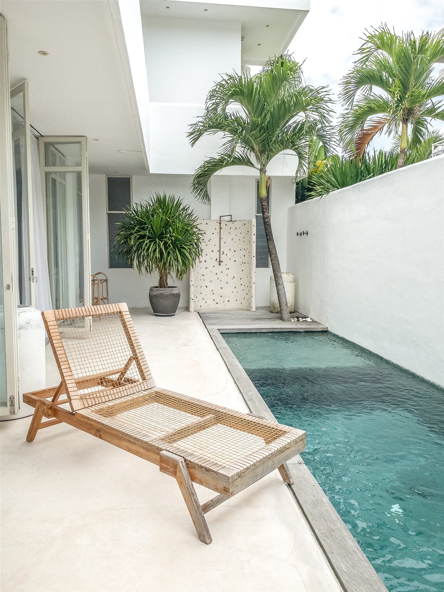 Casa de inspiracion mediterranea en Bali piscina