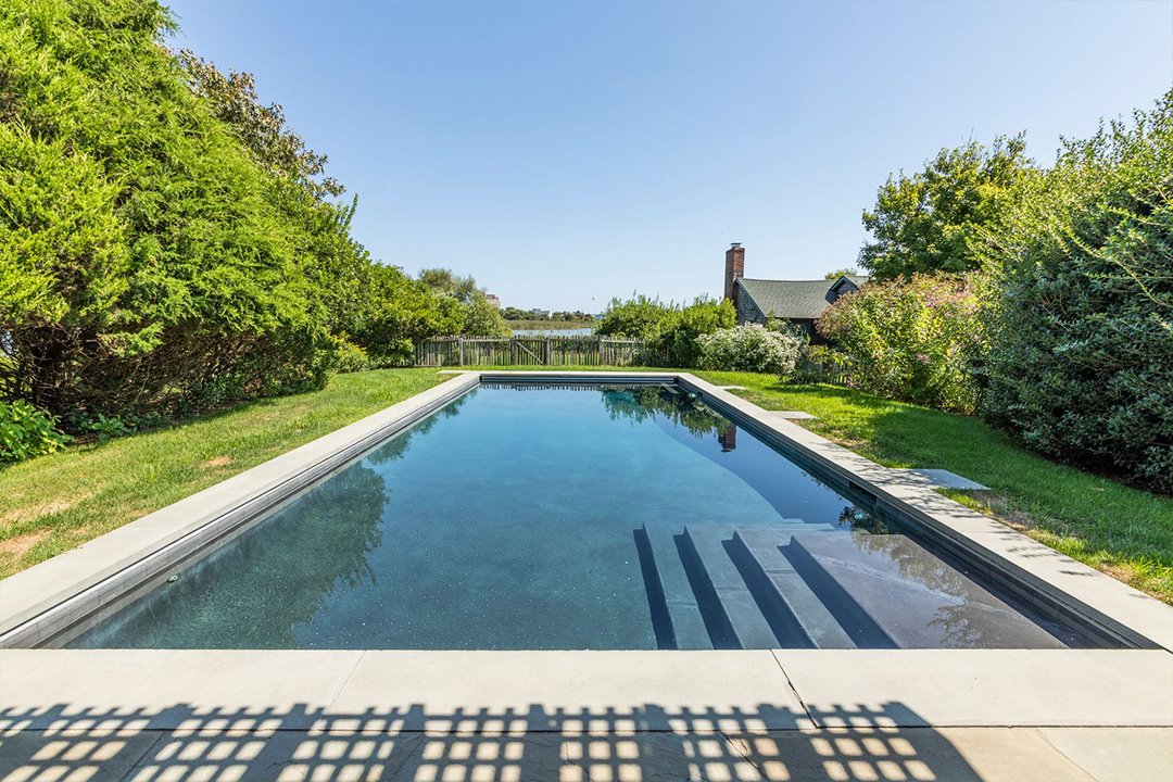 Casa de la actriz Julianne Moore en Montauk piscina 2
