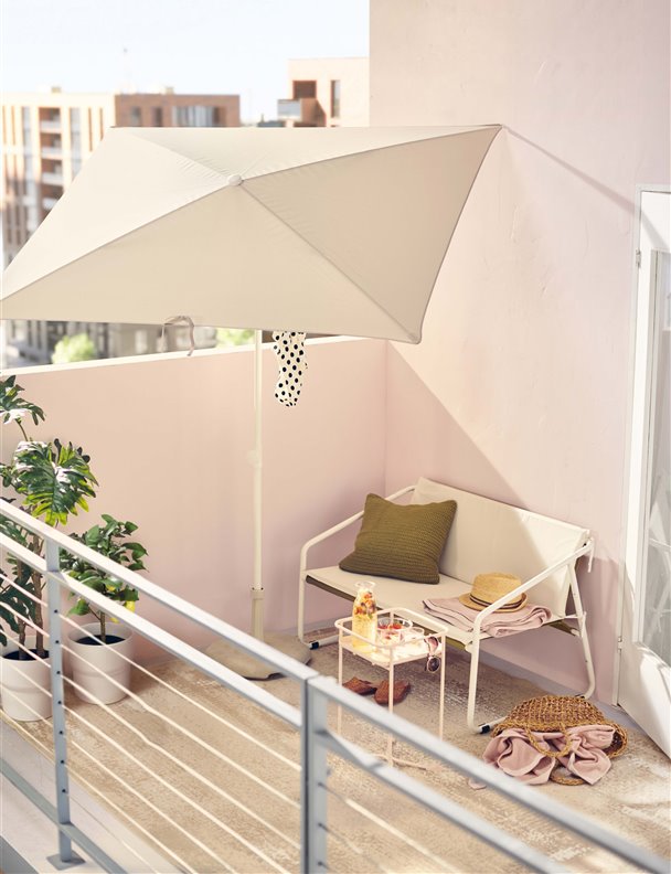 Las mesas y sillas de Ikea perfectas para balcones y terrazas pequeñas