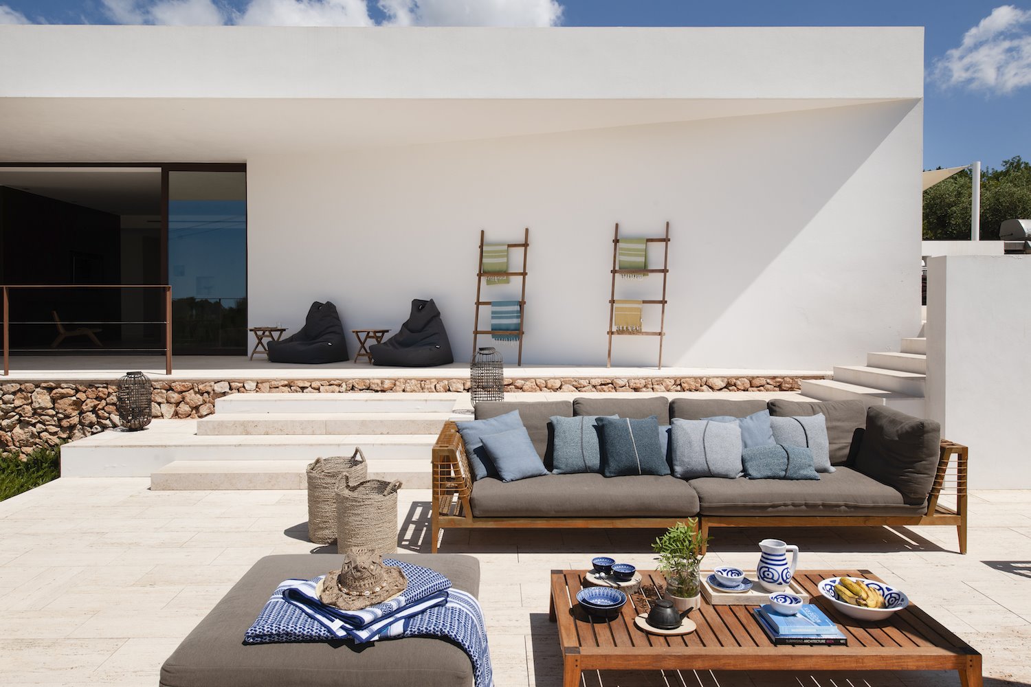 Casa moderna estilo rústico mediterráneo terraza