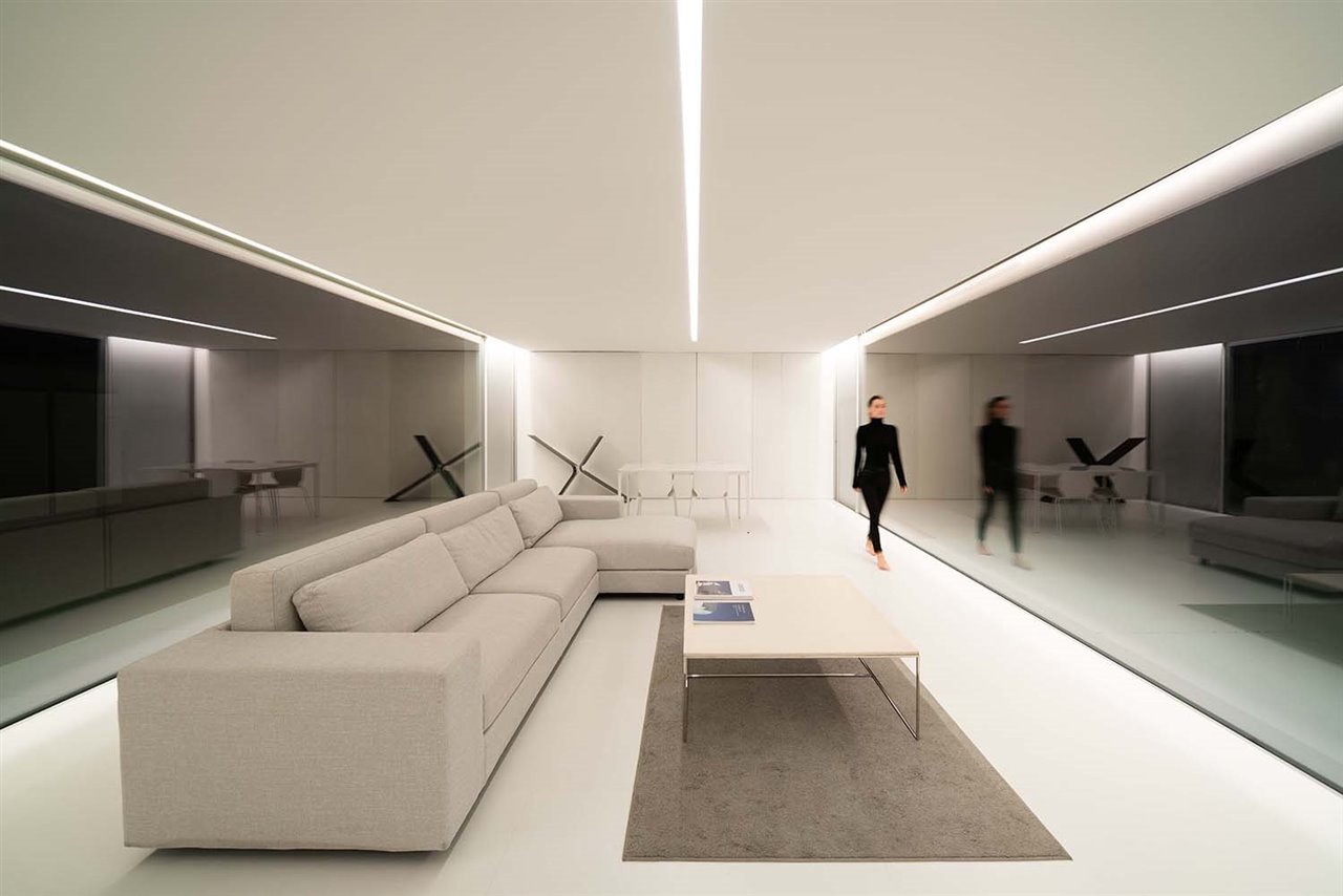 Como es habitual en los proyectos de Fran Silvestre, el diseño interior corre a cargo de Alfaro Hofmann.