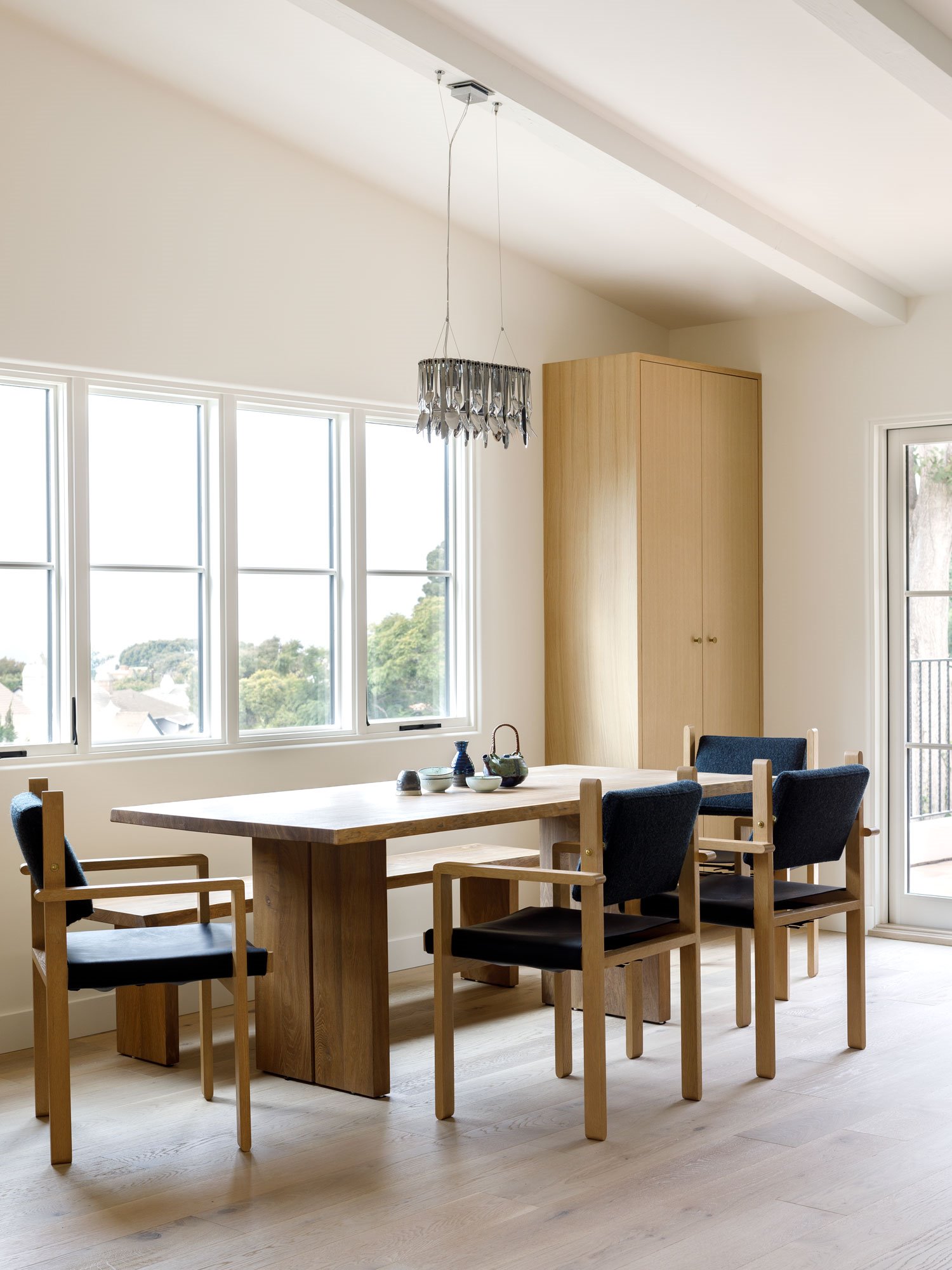 Casa moderna con arcos en Australia comedor