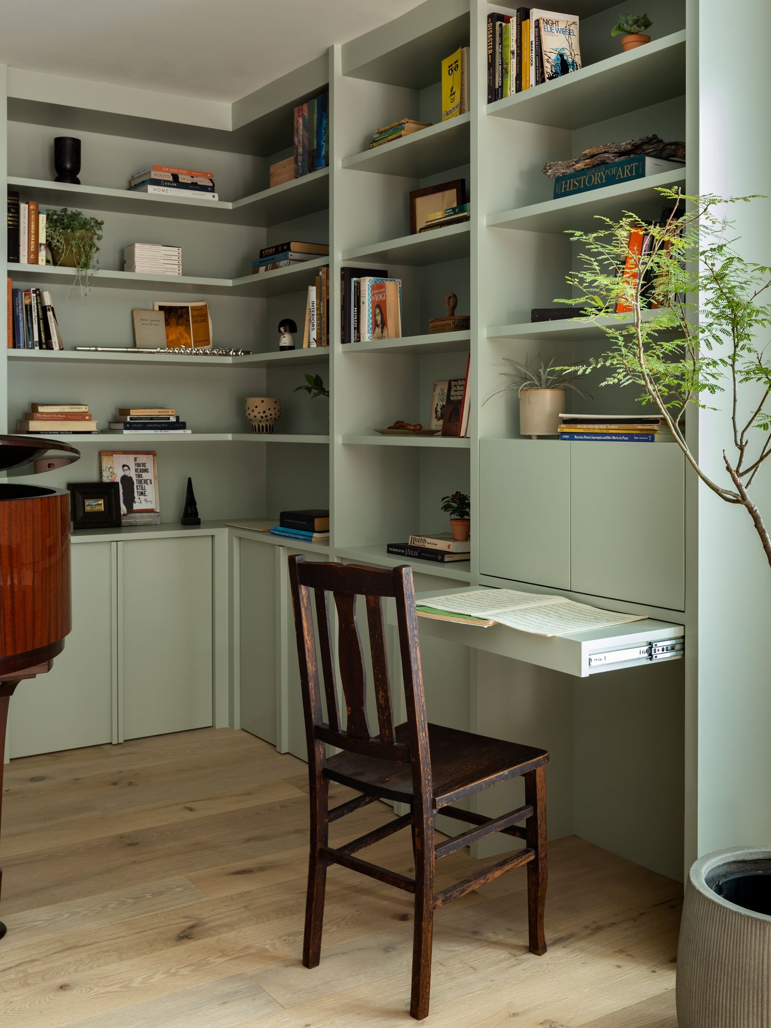 Casa moderna con arcos en LA estudio