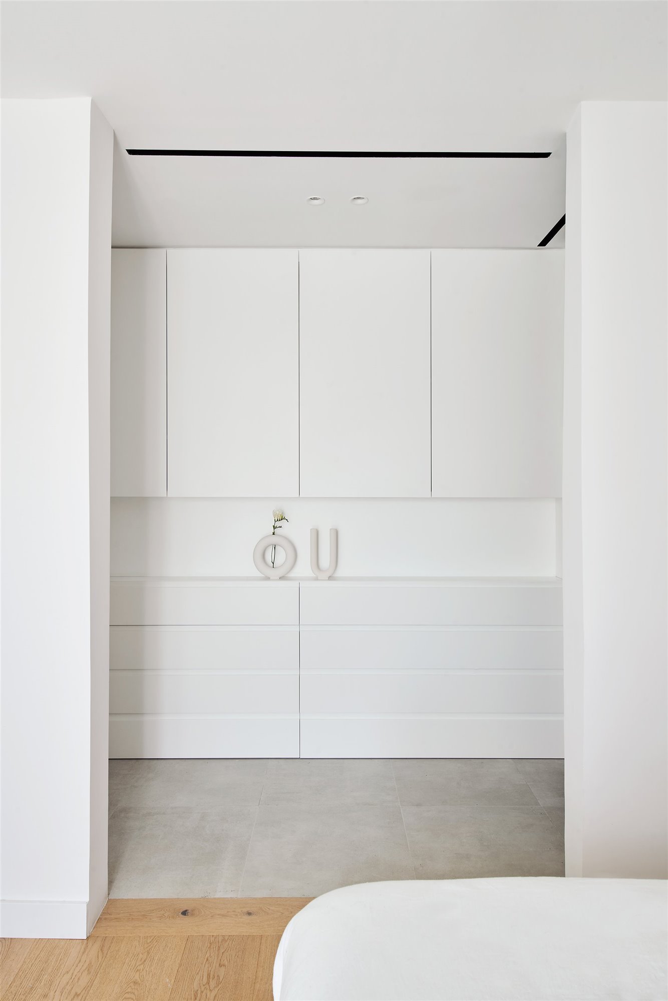 Piso moderno reformado en Barcelona con mucha luz baño